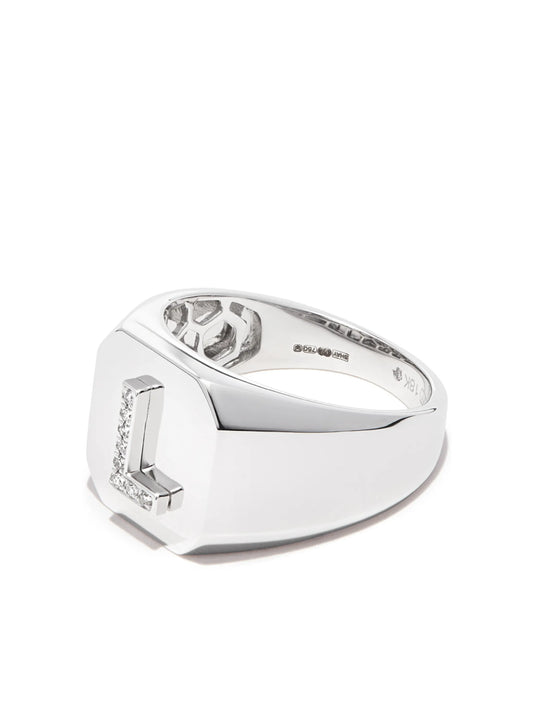 18kt white gold Champion initial ring