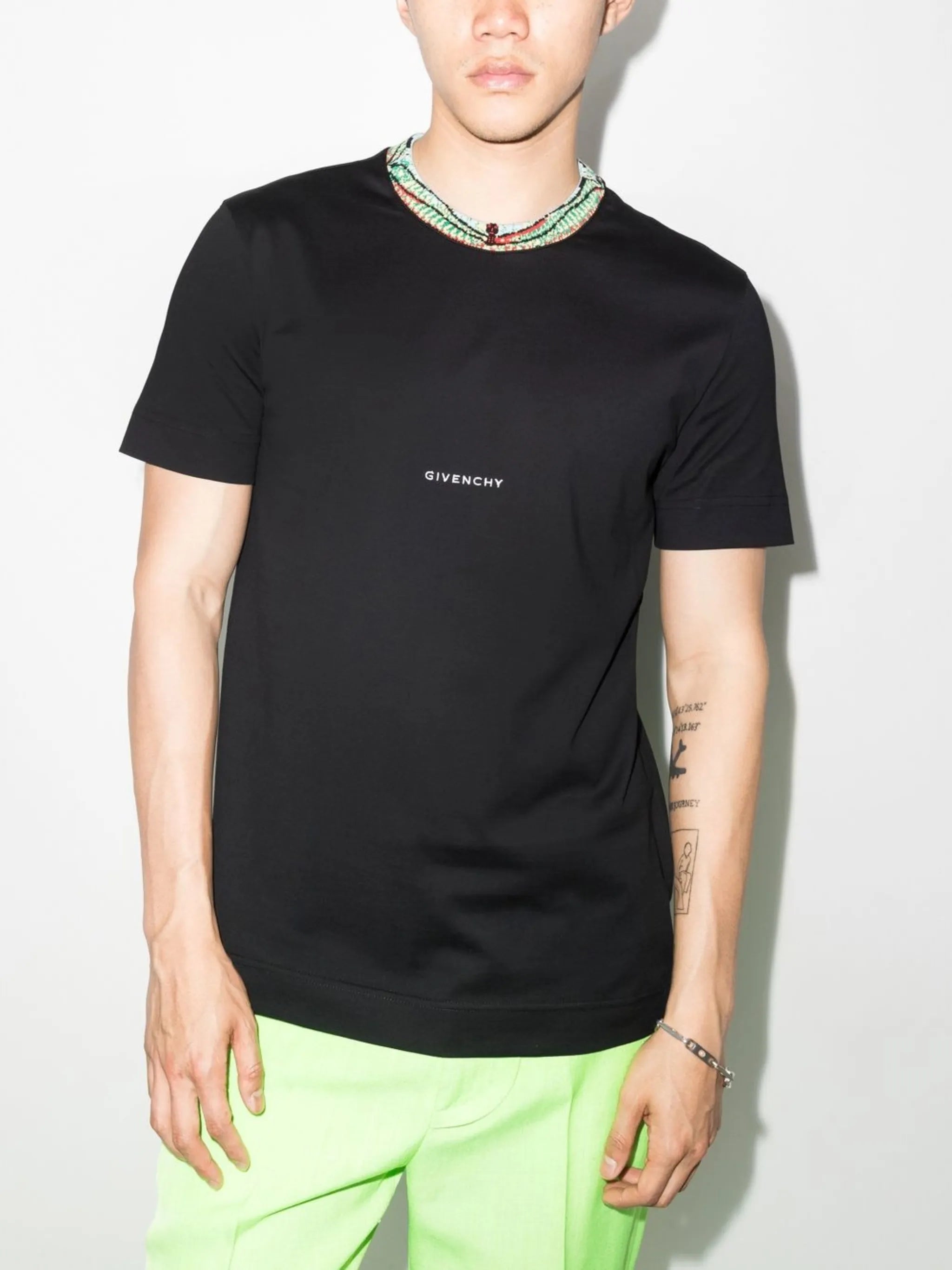 contrasting-collar short-sleeved T-shirt