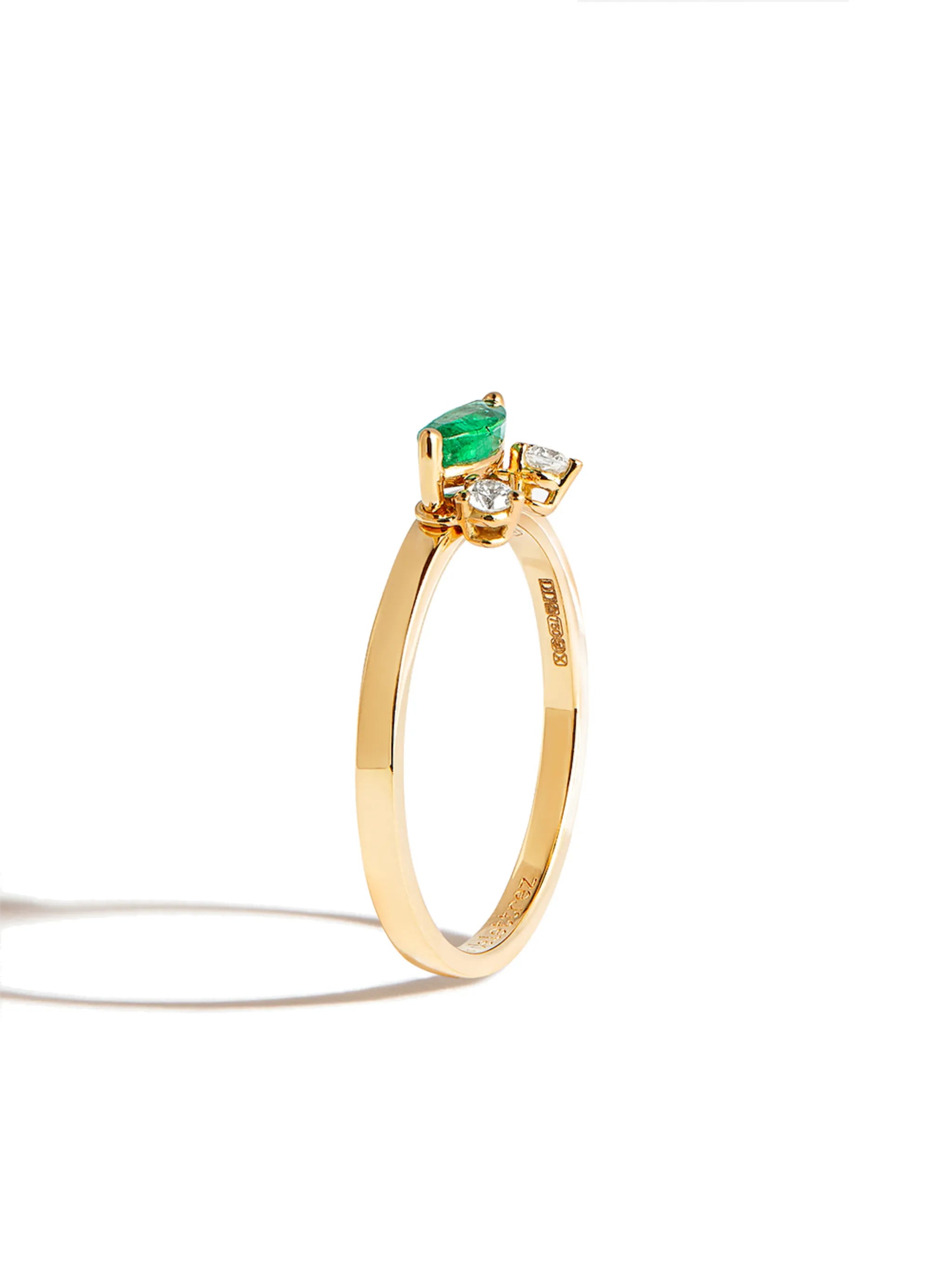 18kt yellow gold Dancing Diamonds ring