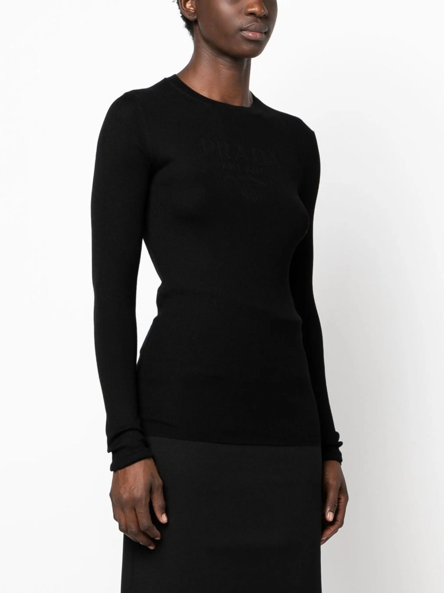 fine-knit crew-neck top