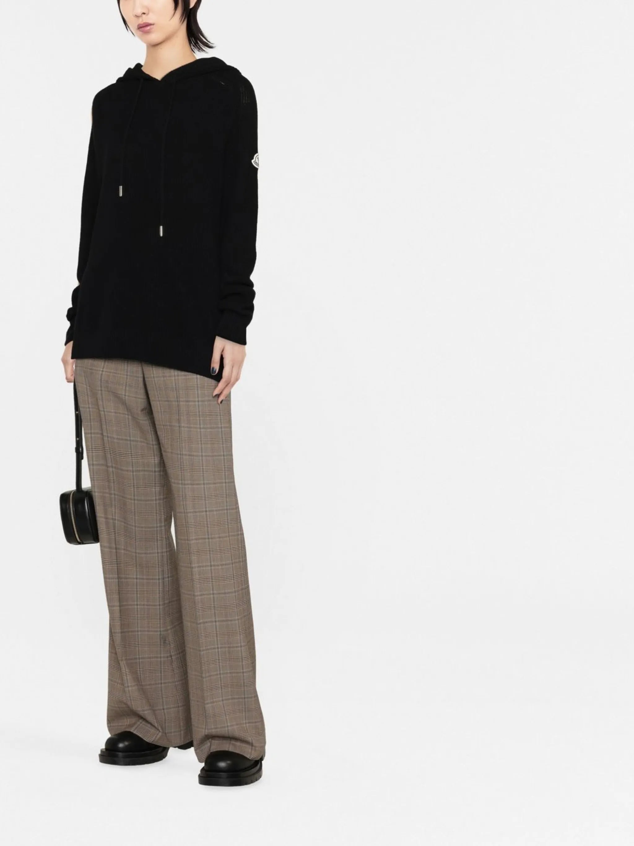 logo-patch ribbed-knit hoodie
