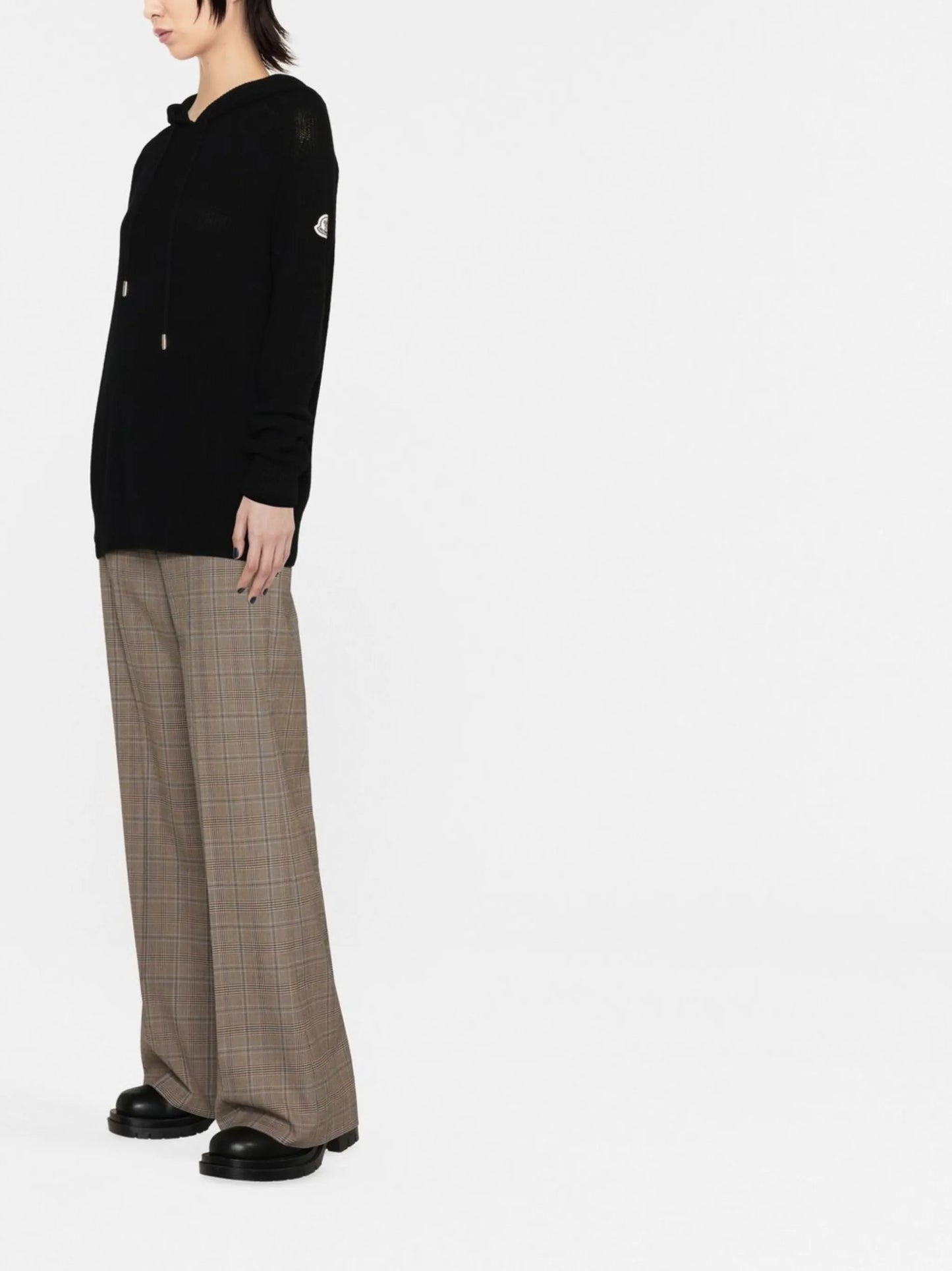 logo-patch ribbed-knit hoodie