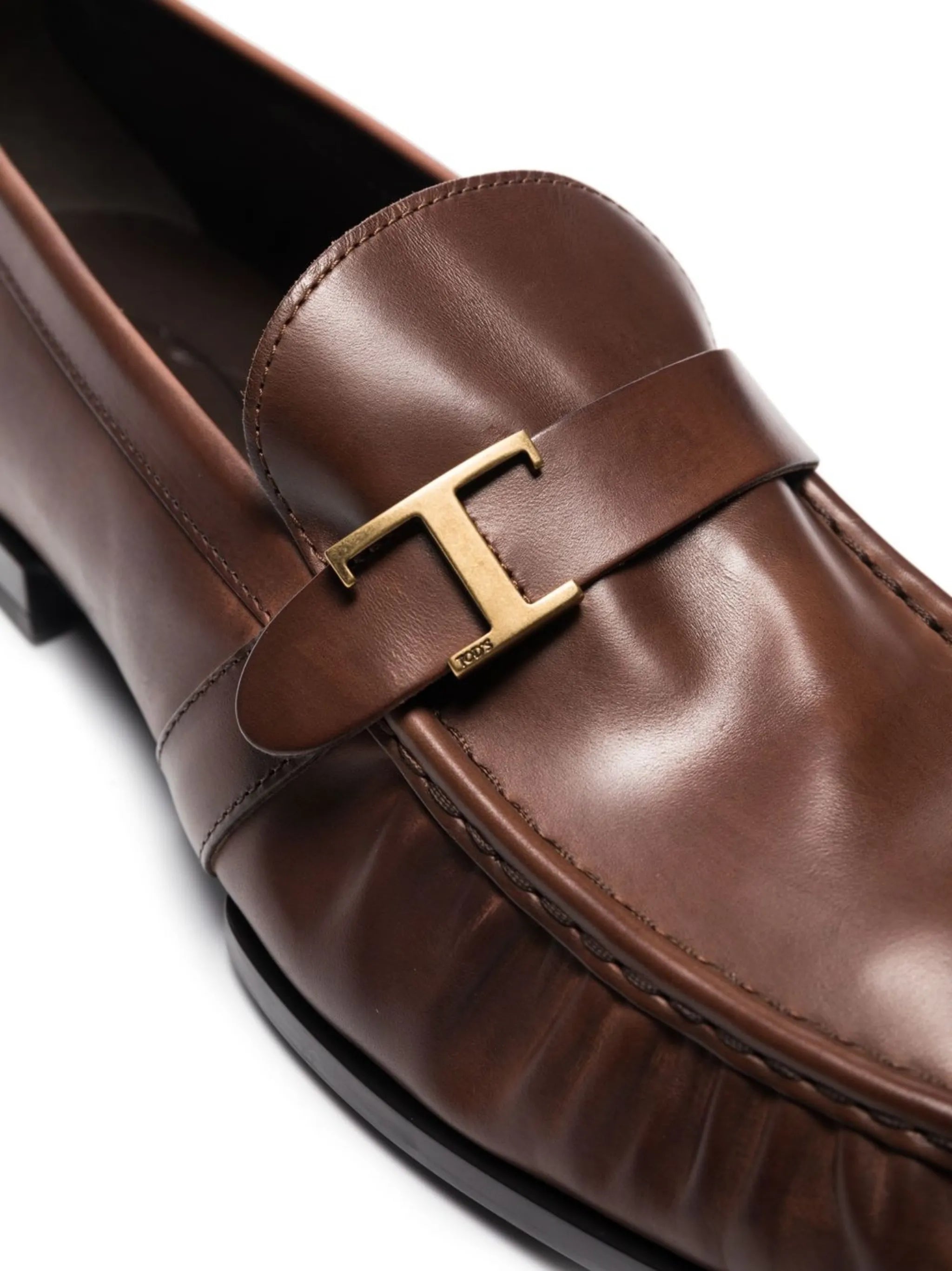 Timeless leather loafers