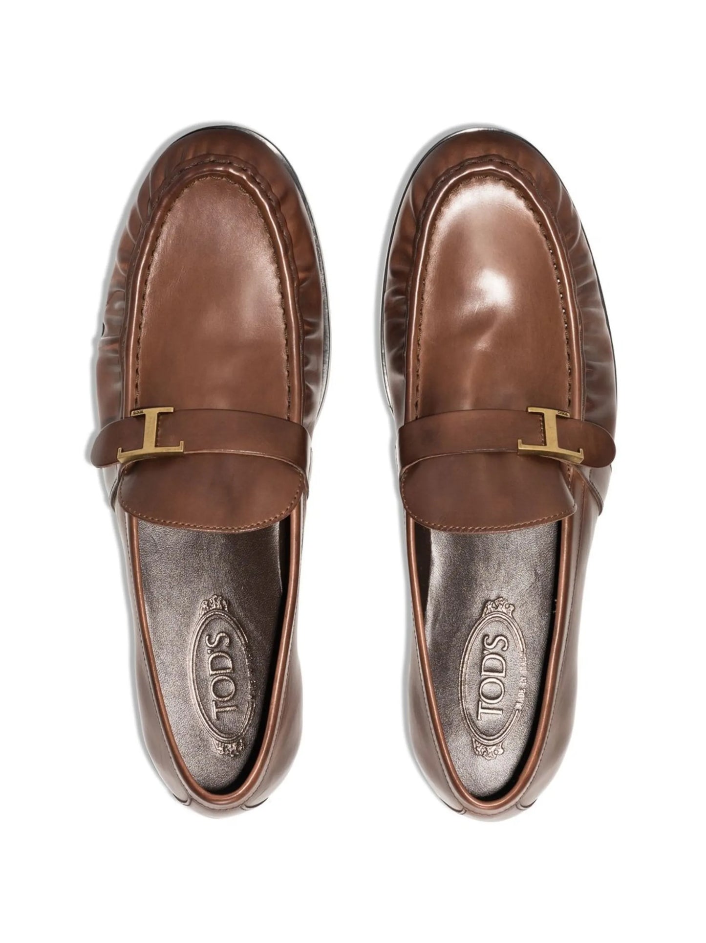 Timeless leather loafers