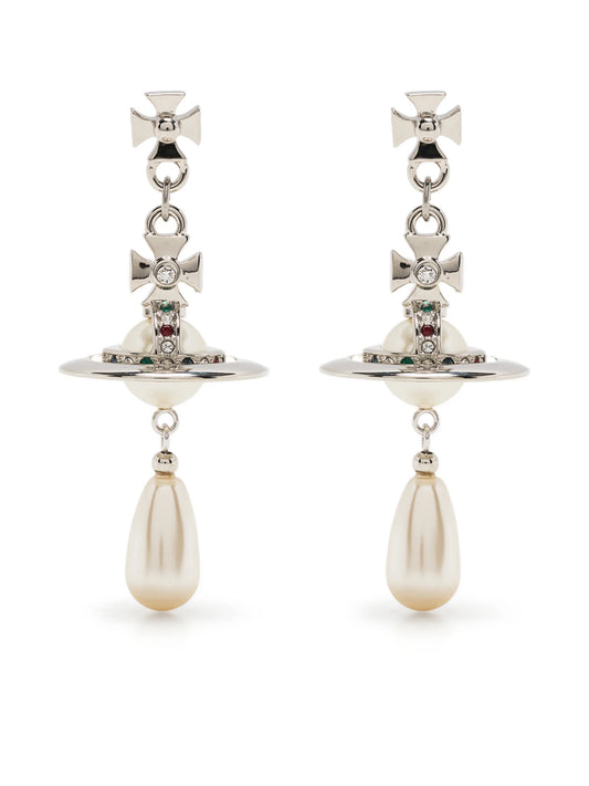 Pearl drop earrings