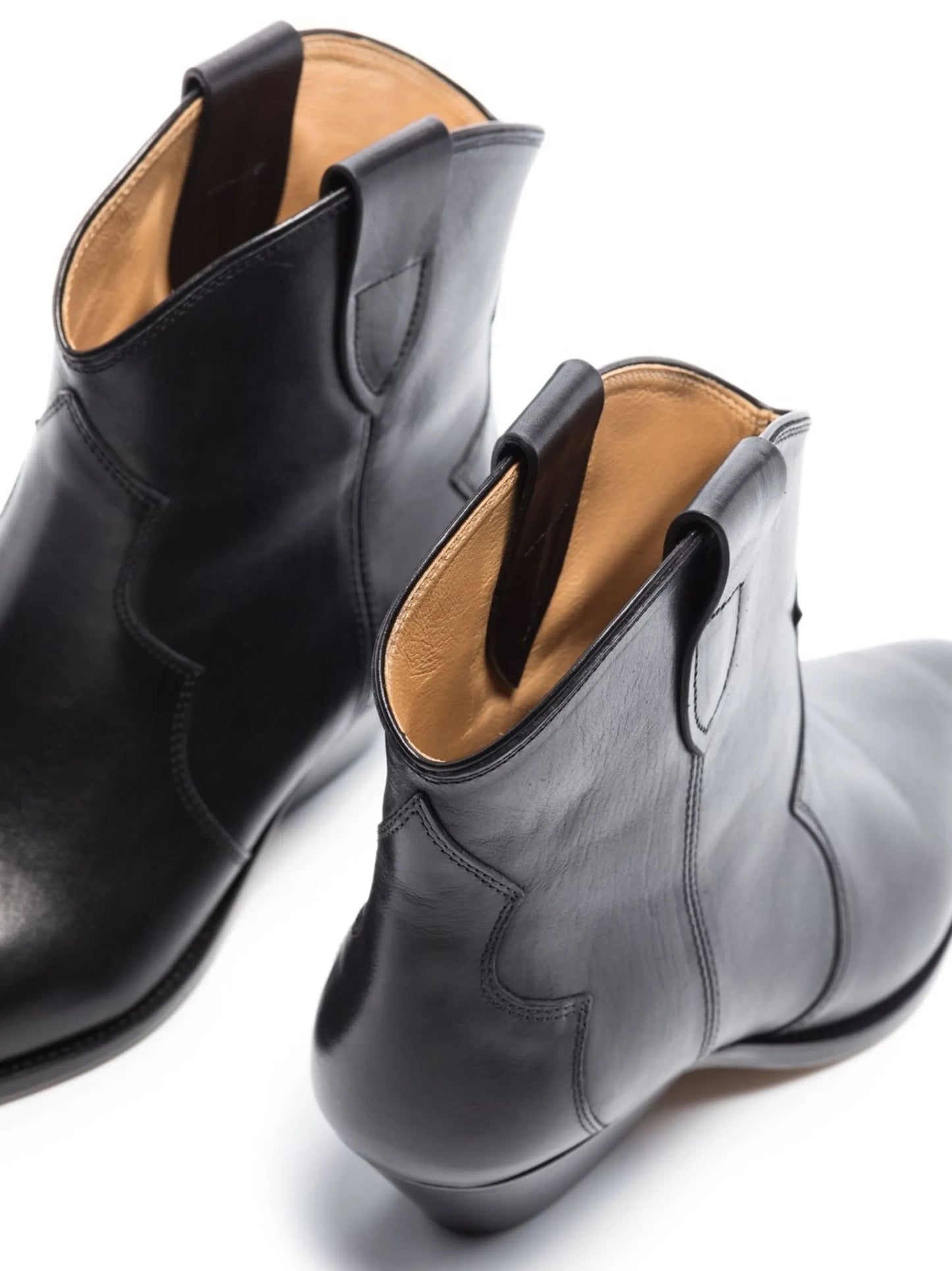polished-finish pointed-toe boots
