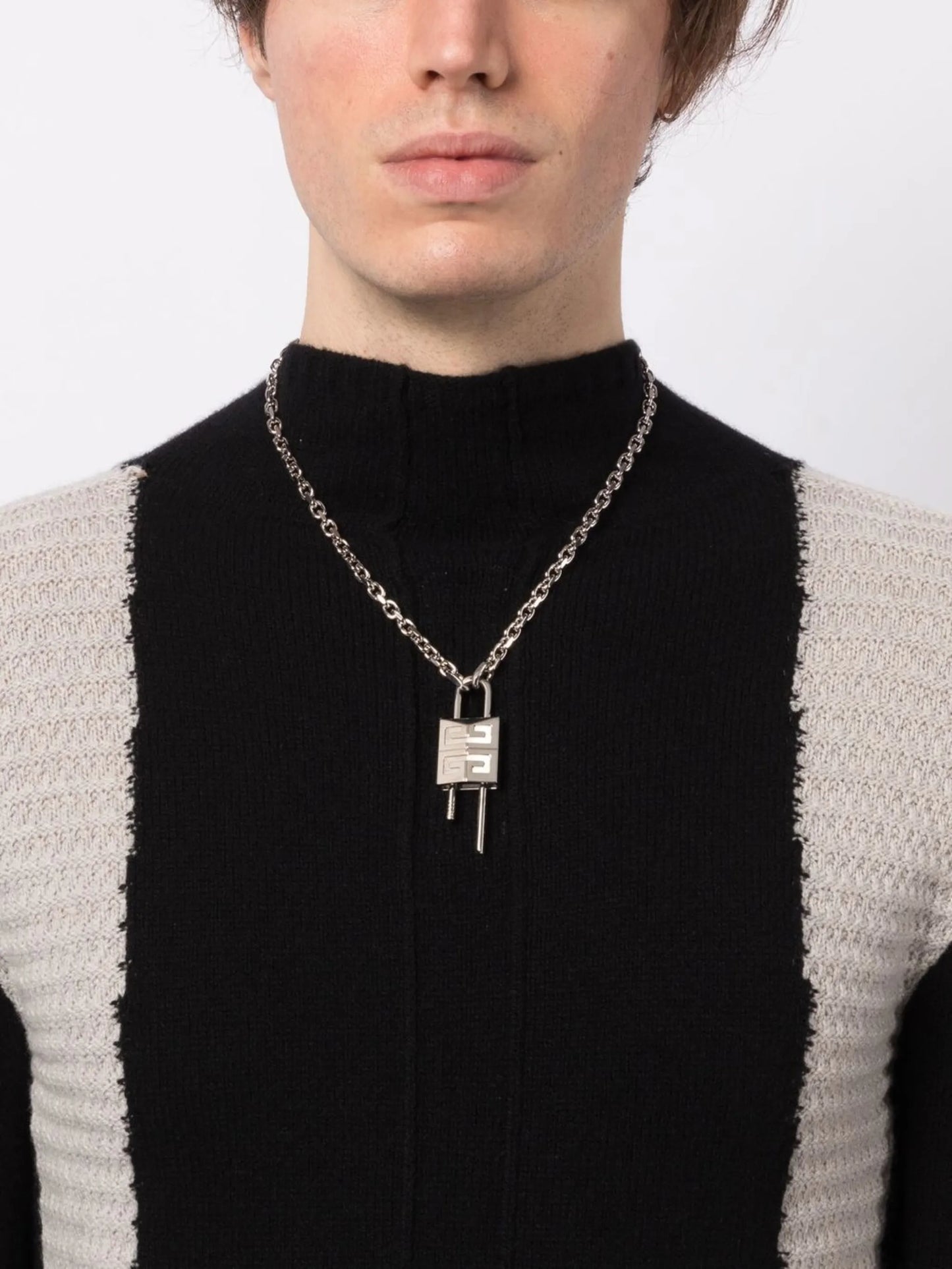 logo-engraved lock necklace