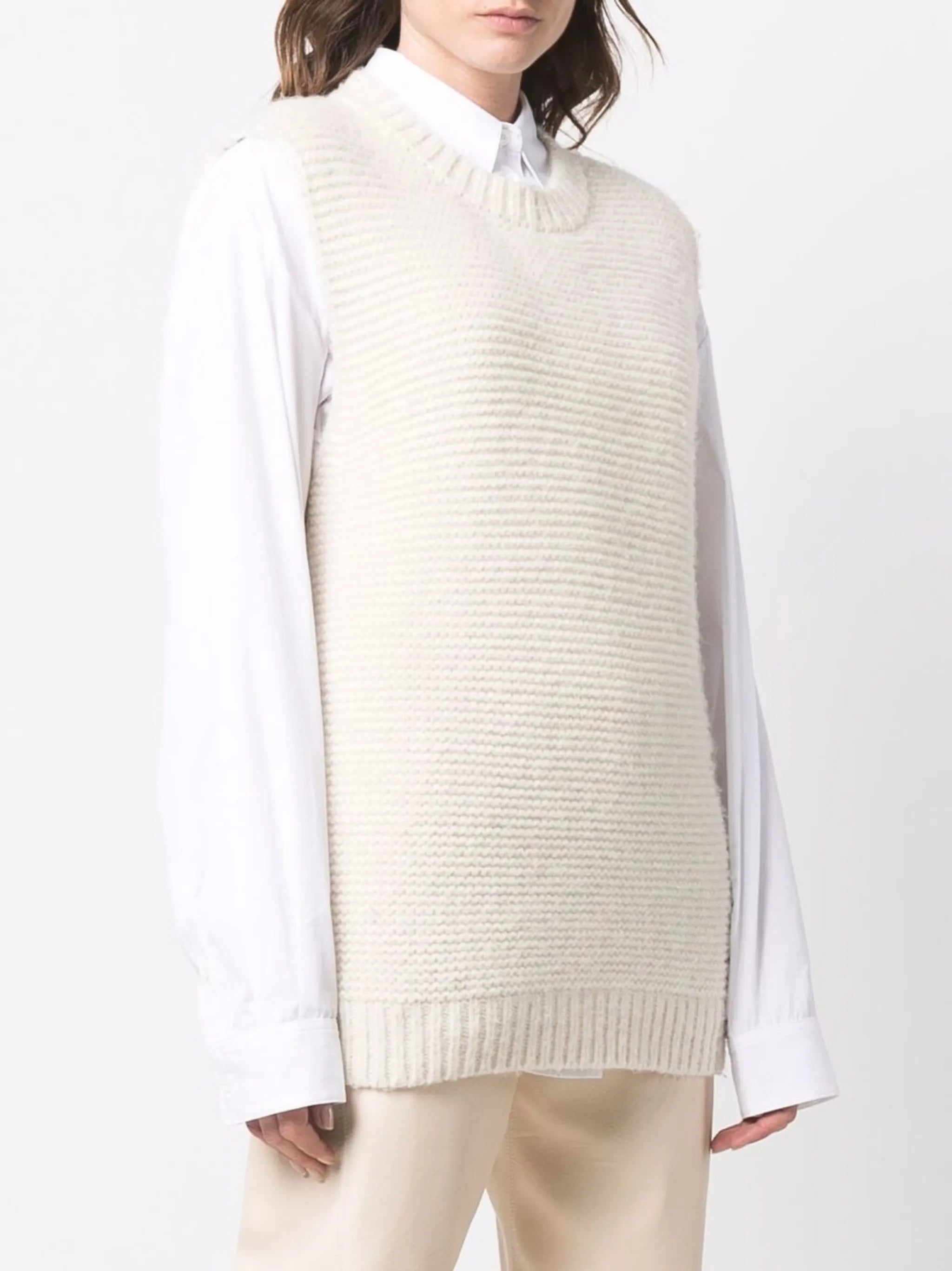 crew-neck knitted vest
