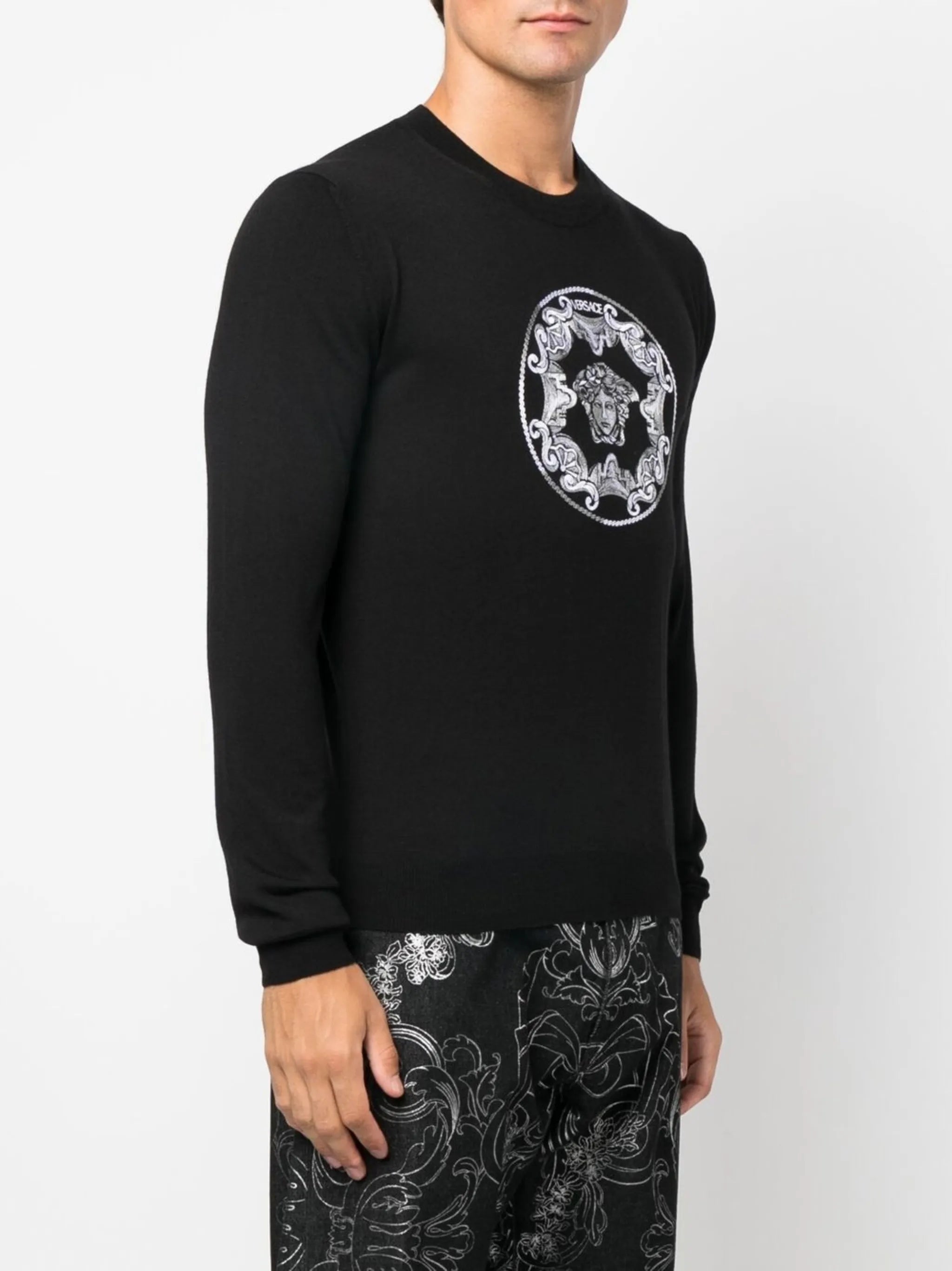 Medusa-print detail knit jumper