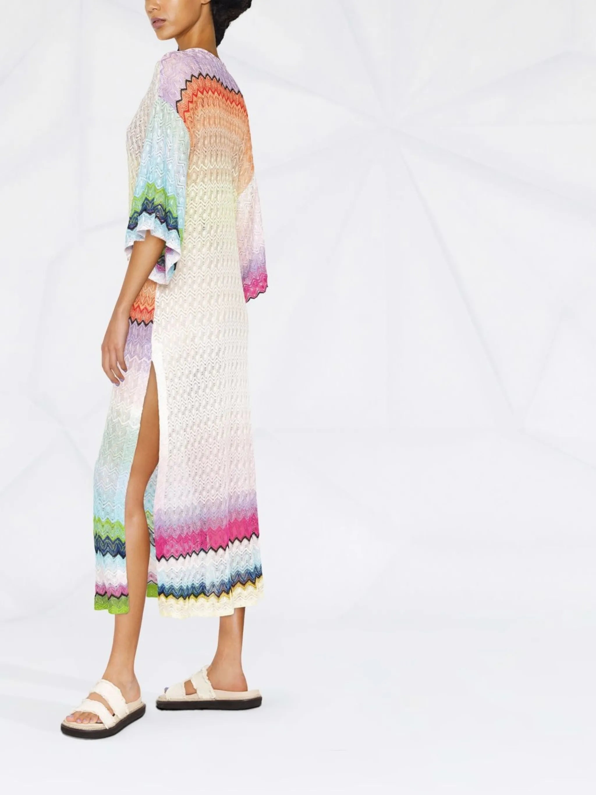 zigzag pattern V-neck dress