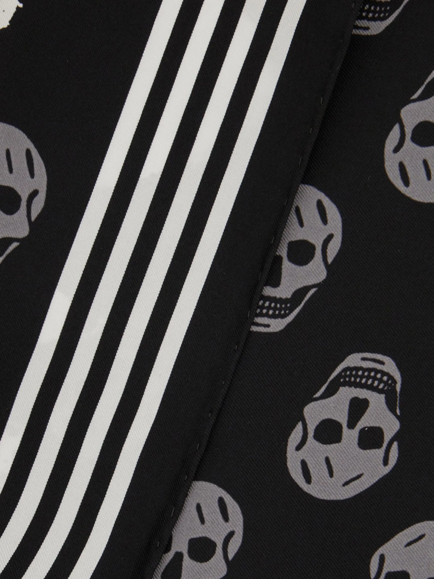 logo-print skull-motif scarf