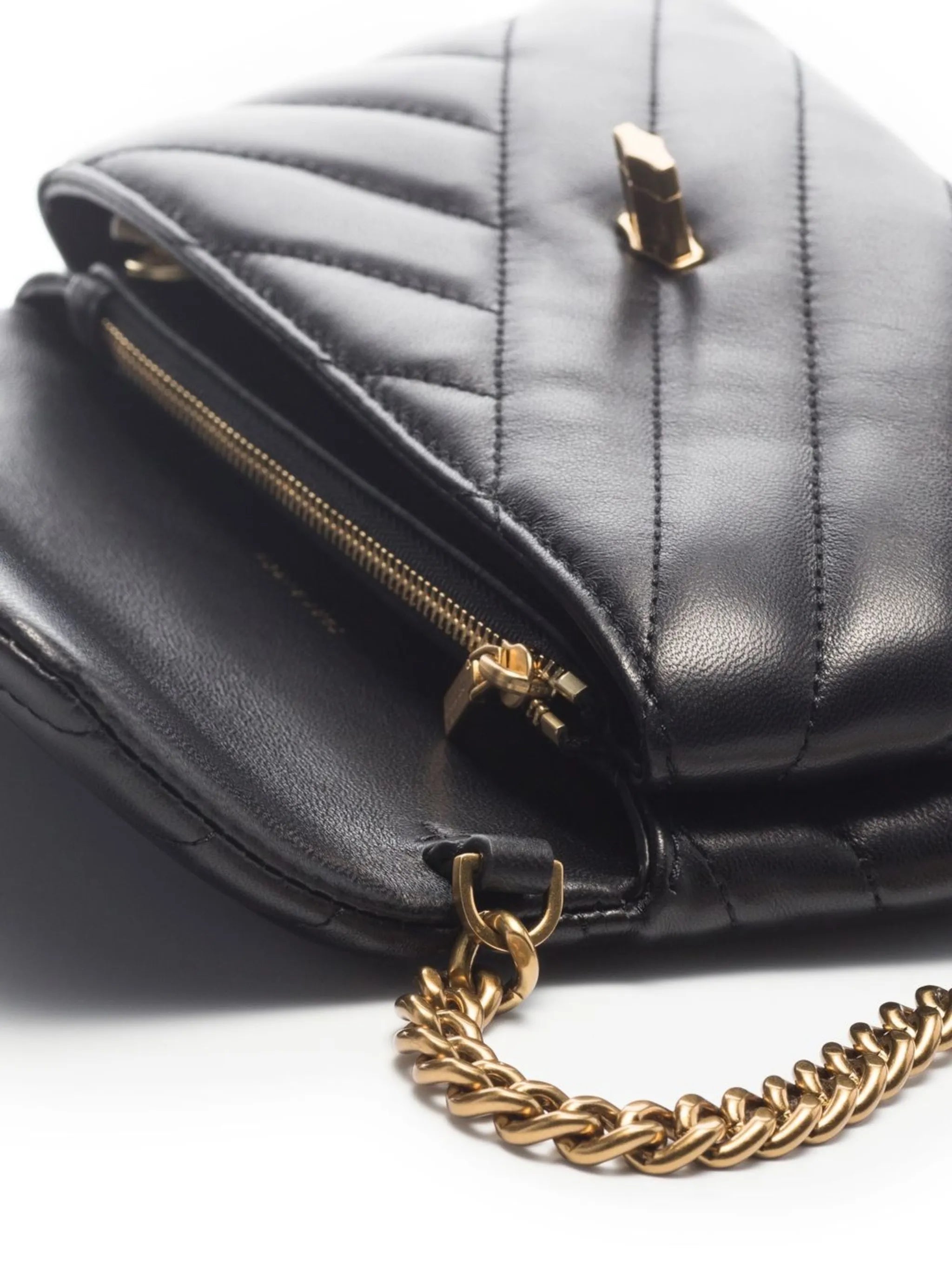 Kira Chevron Chain wallet