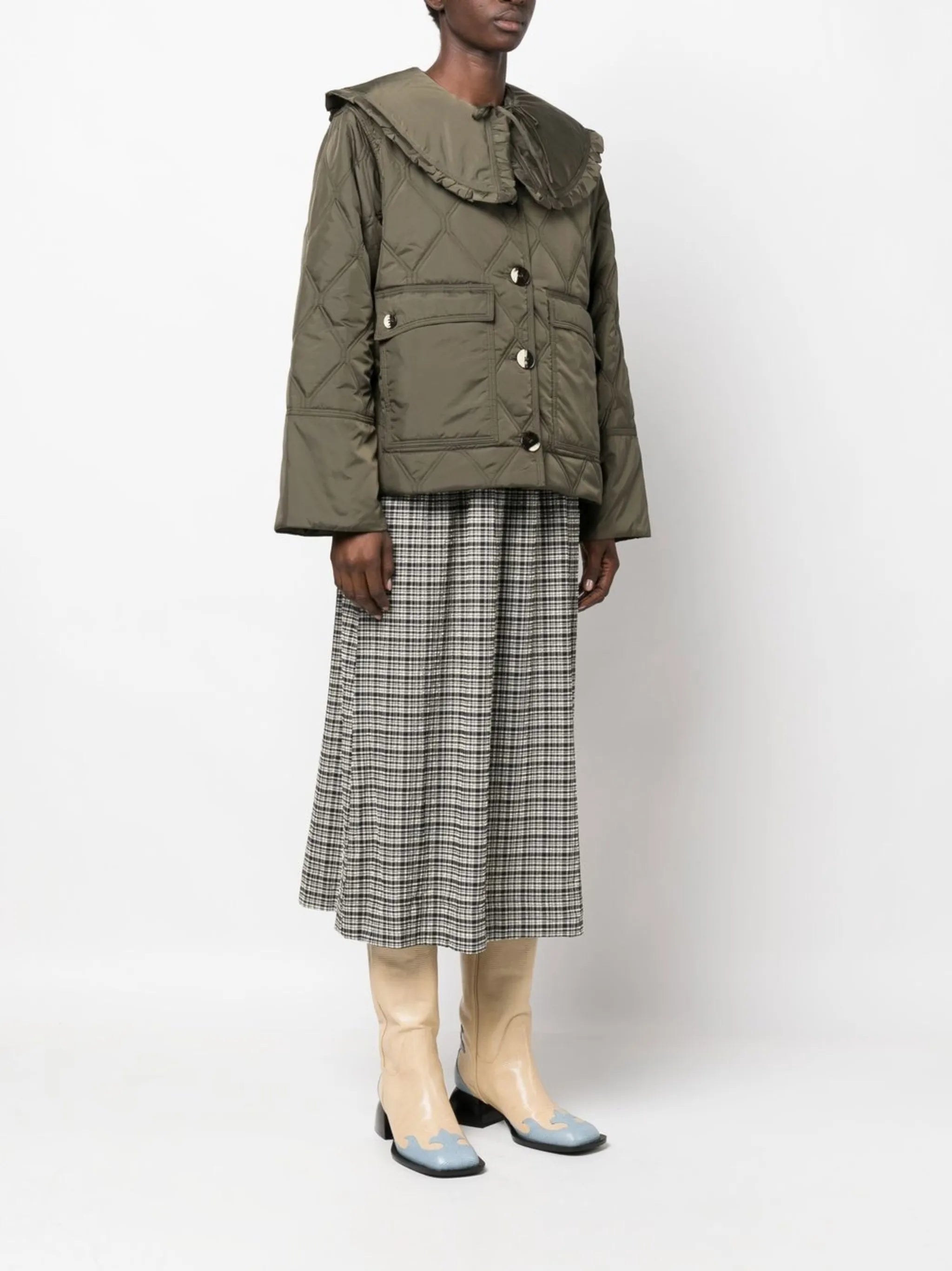 detachable-collar quilted jacket