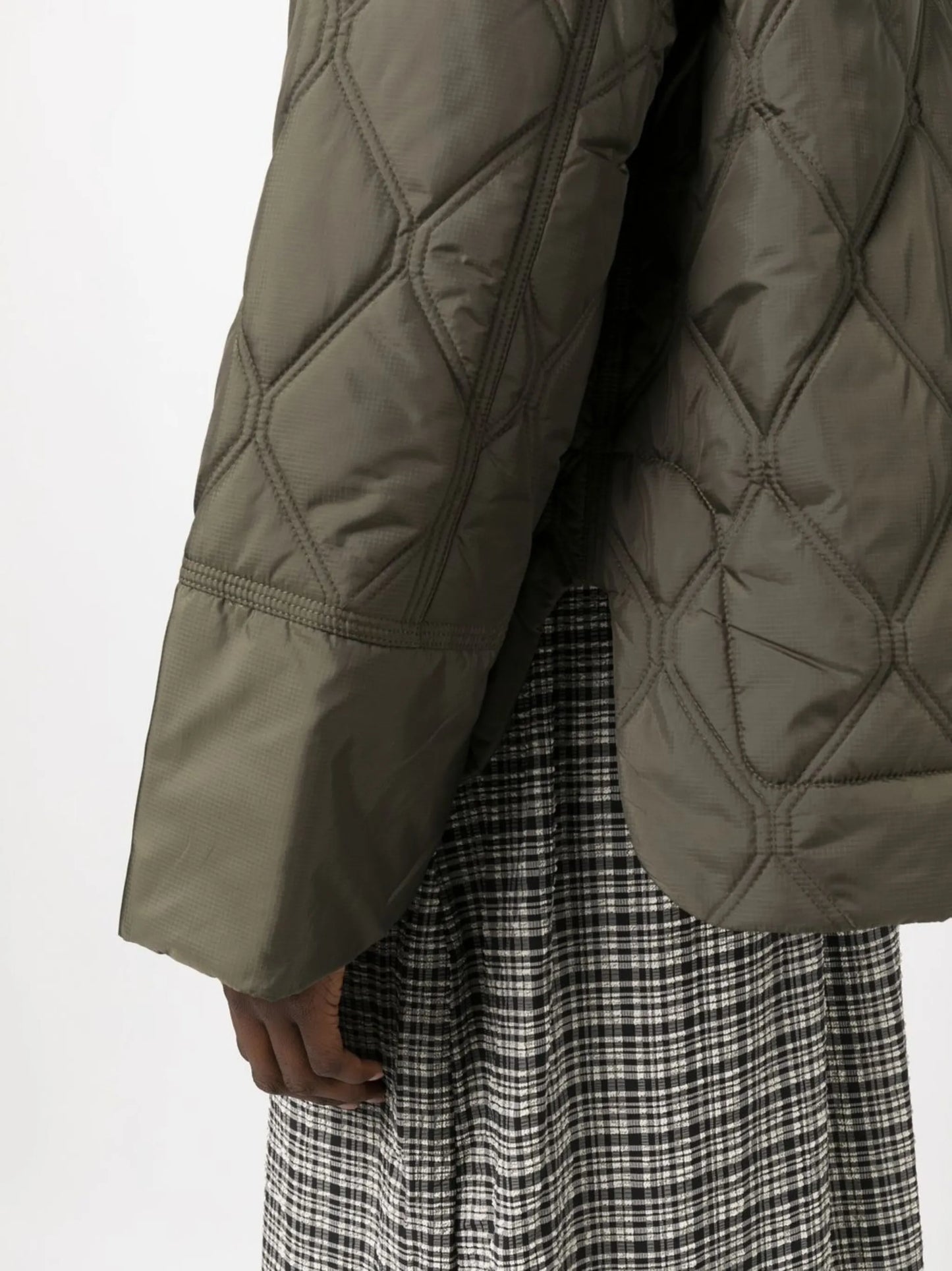 detachable-collar quilted jacket