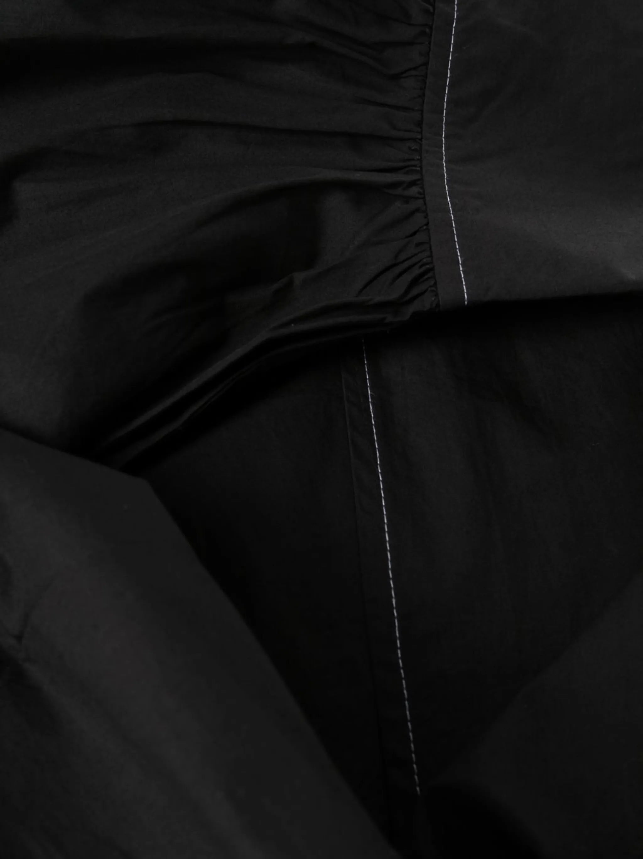 puff-sleeved box-pleat dress