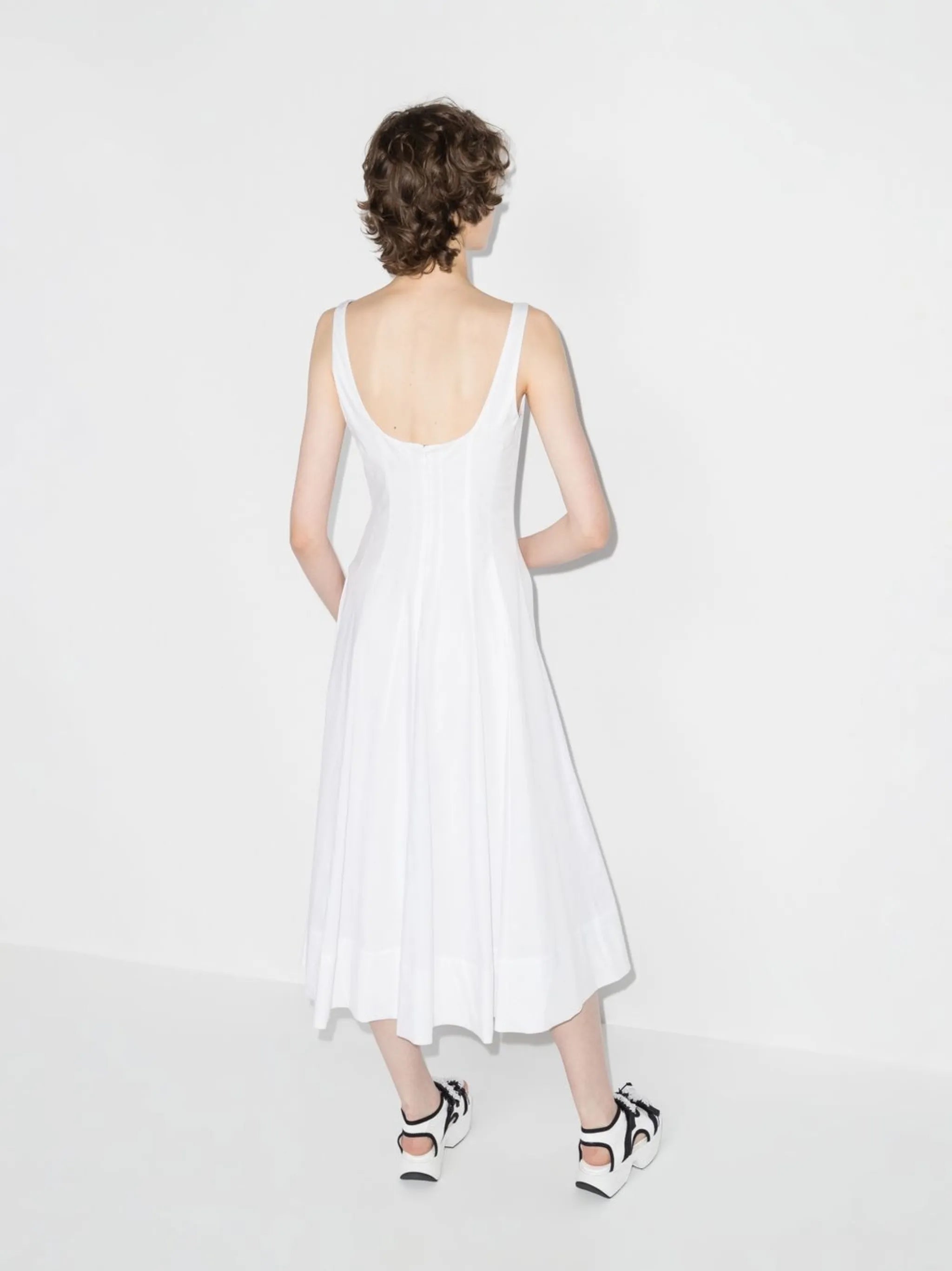 scoop-neck sleeveless dress