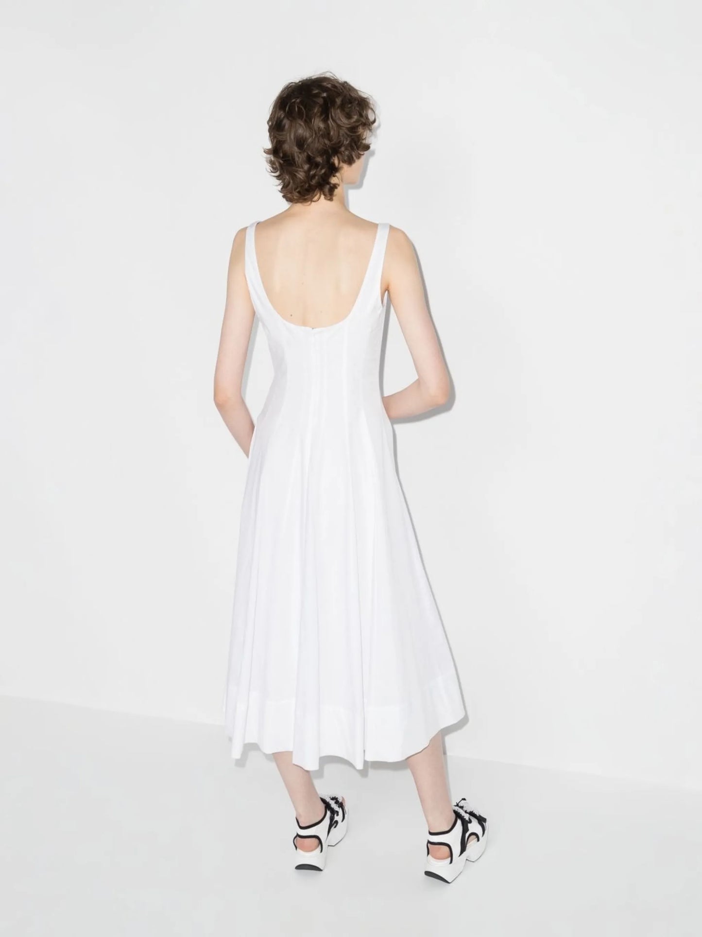 scoop-neck sleeveless dress