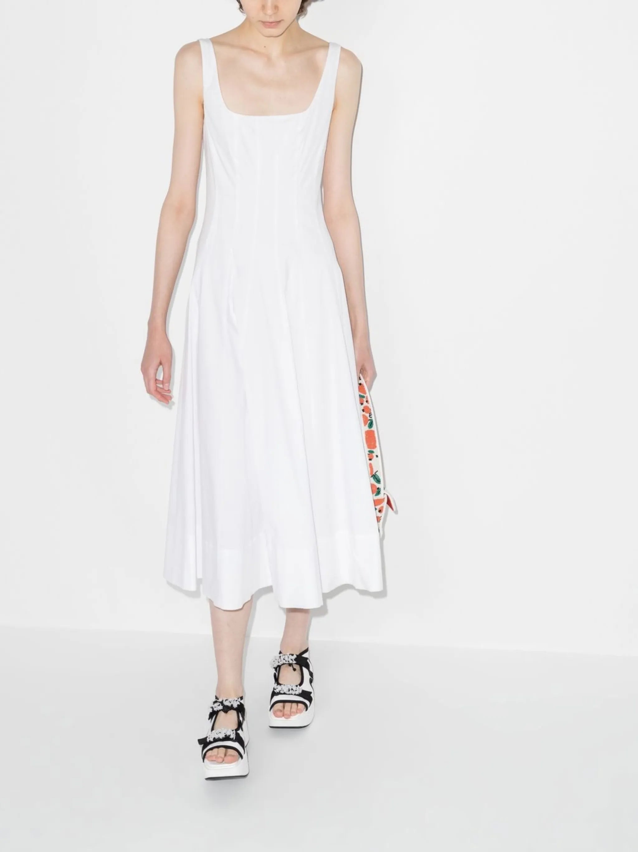 scoop-neck sleeveless dress