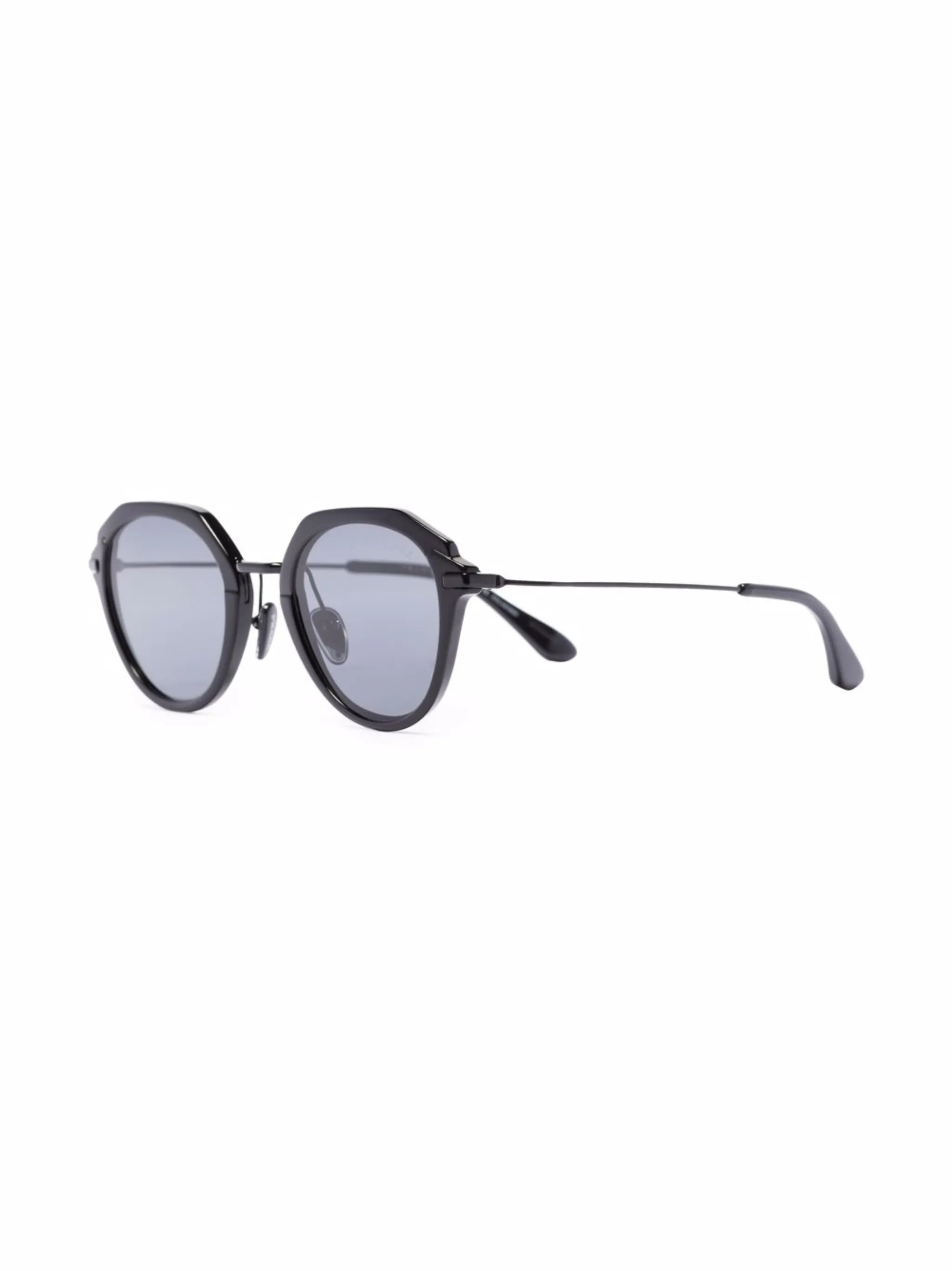round-frame tinted sunglasses