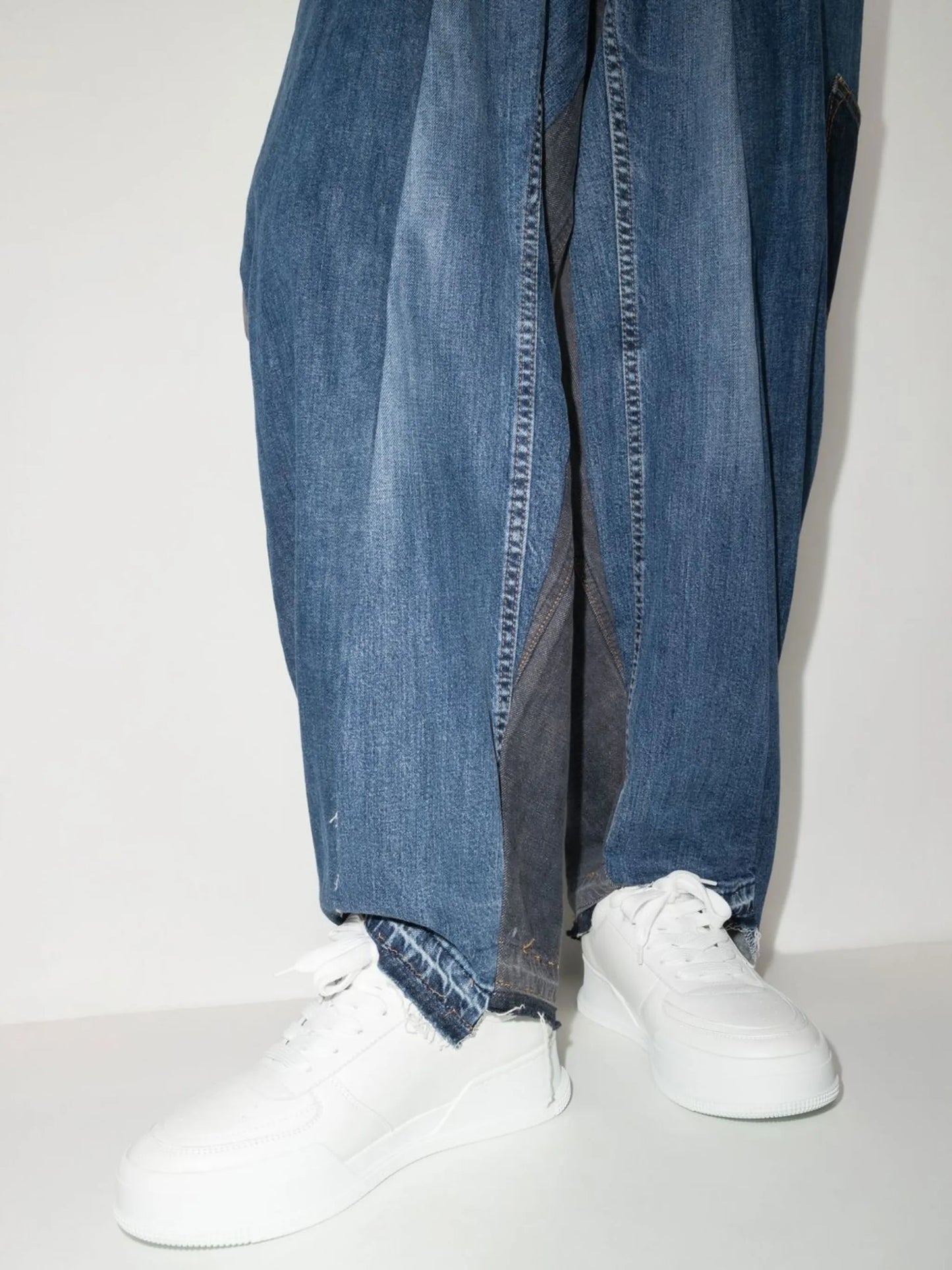 lace-up low-top sneakers
