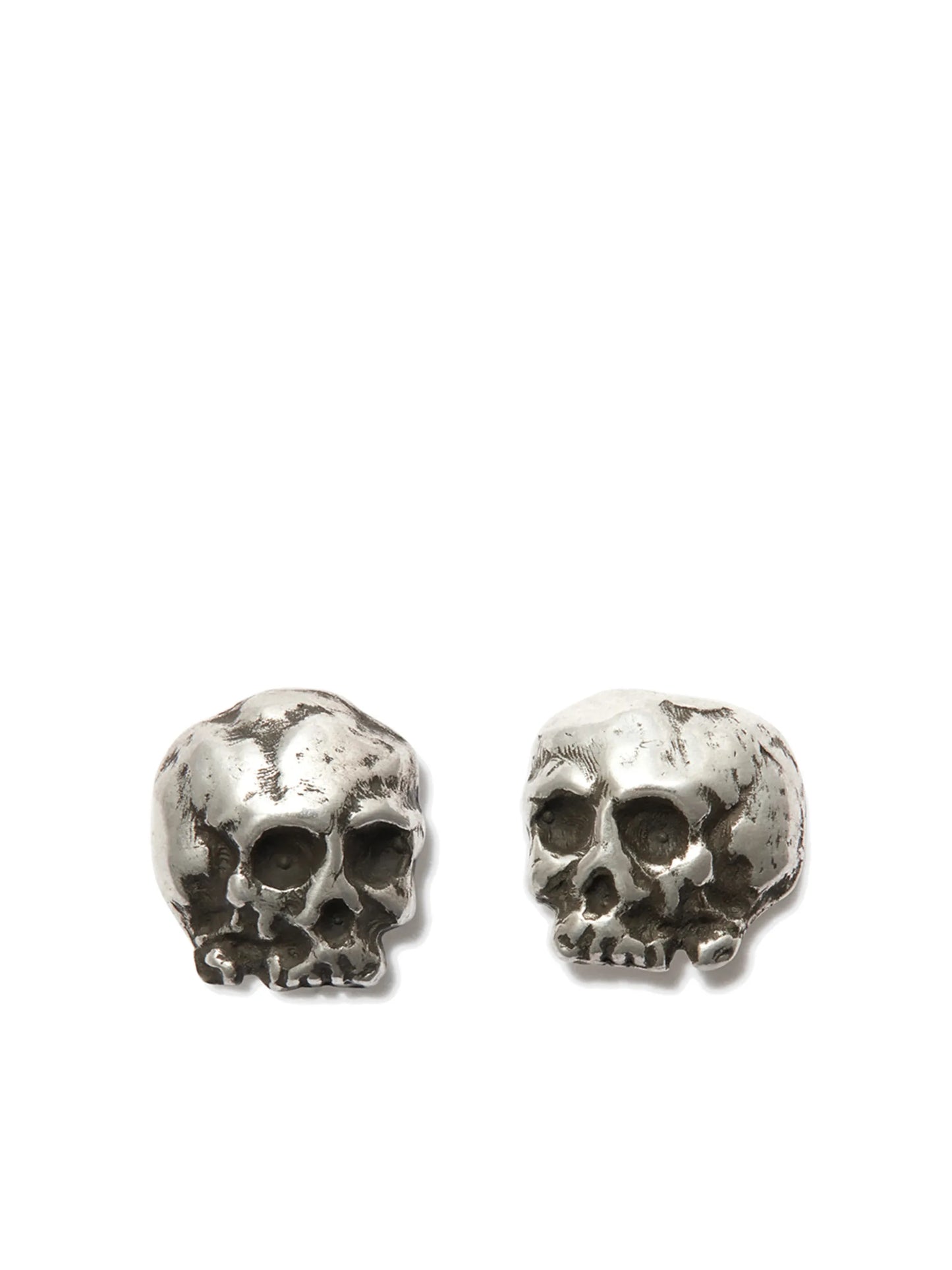 skull-motif silver stud earrings