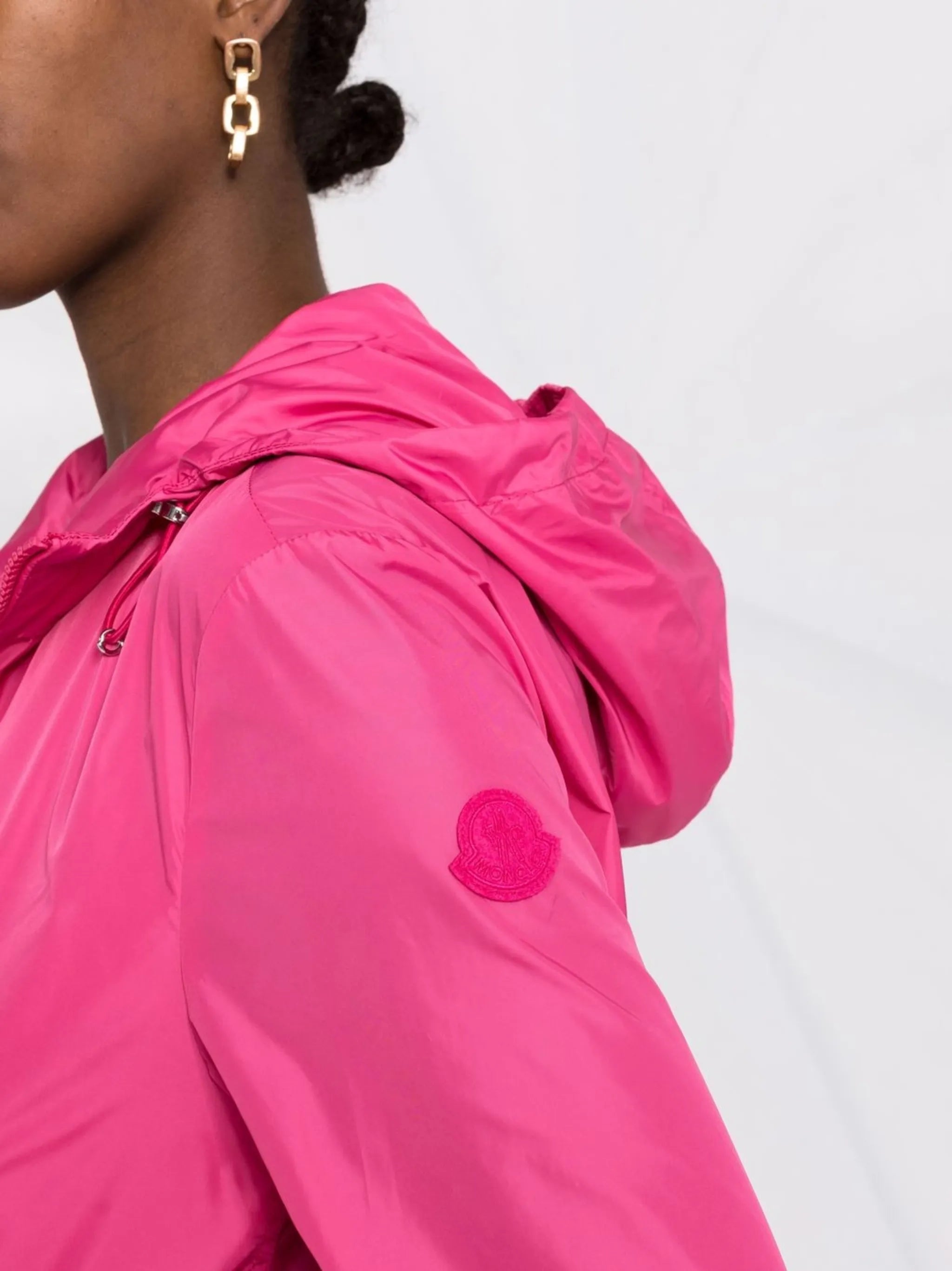 hooded zipped windbreaker