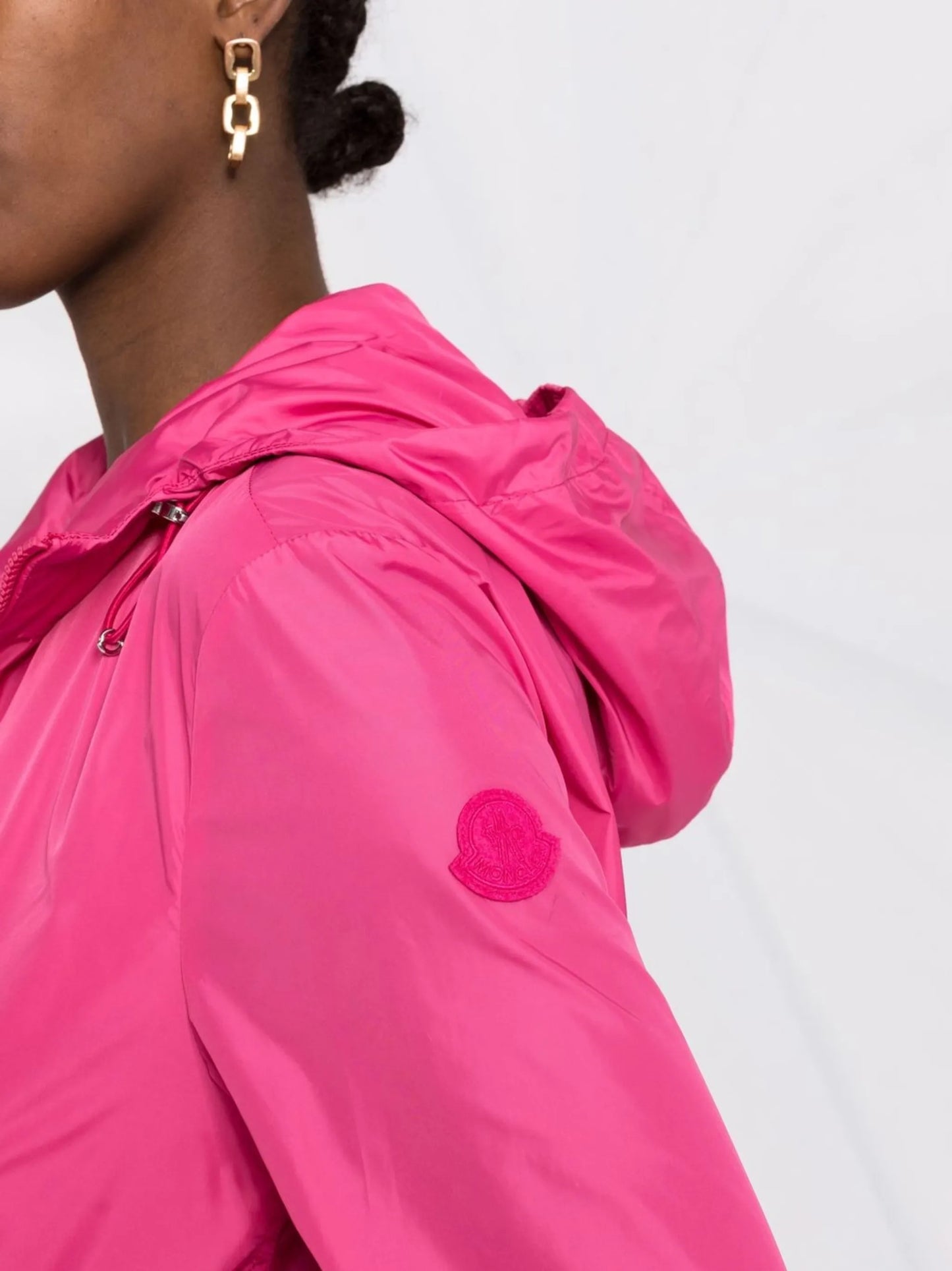 hooded zipped windbreaker