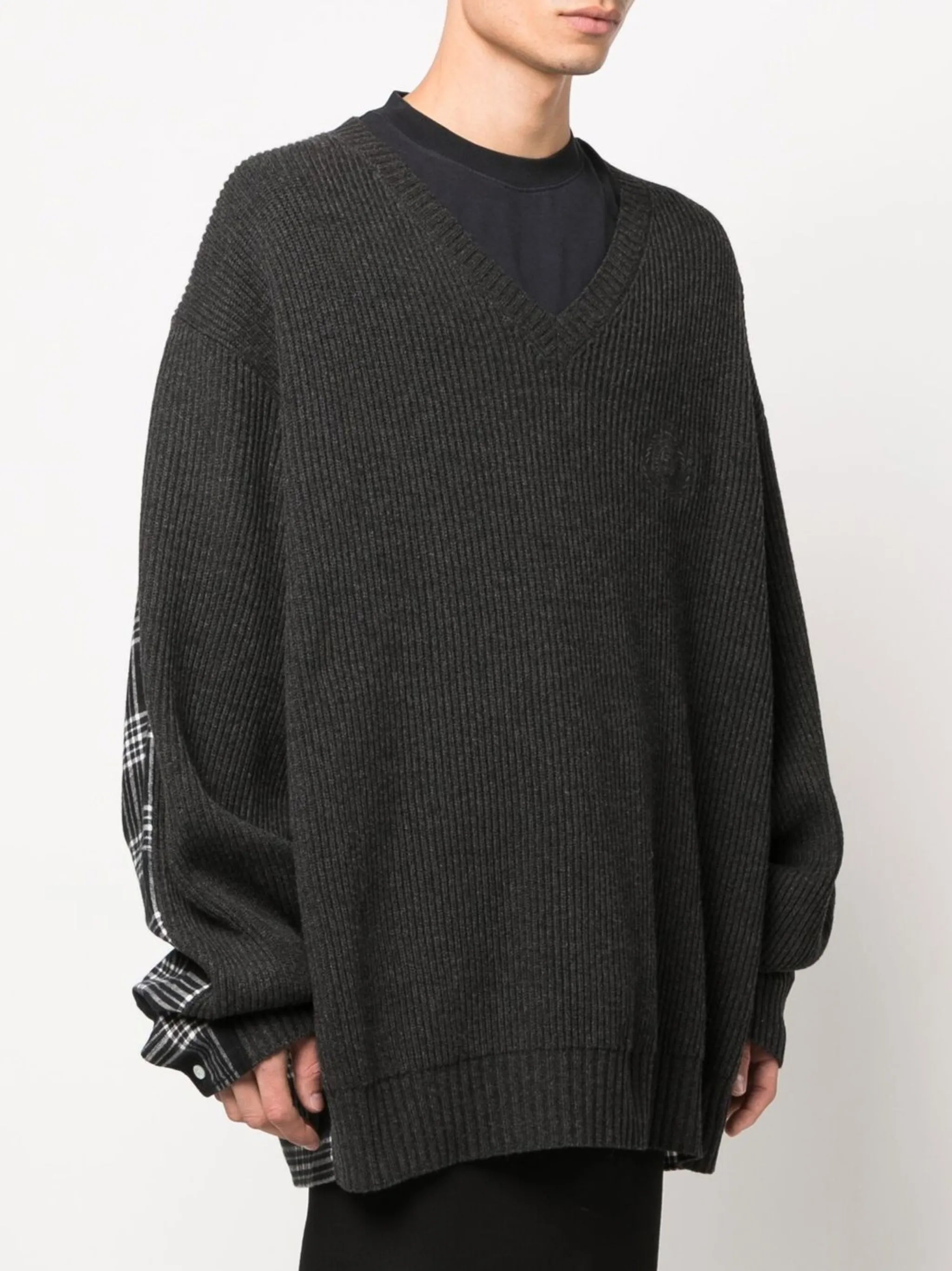 Hybrid V-neck oversized jumper