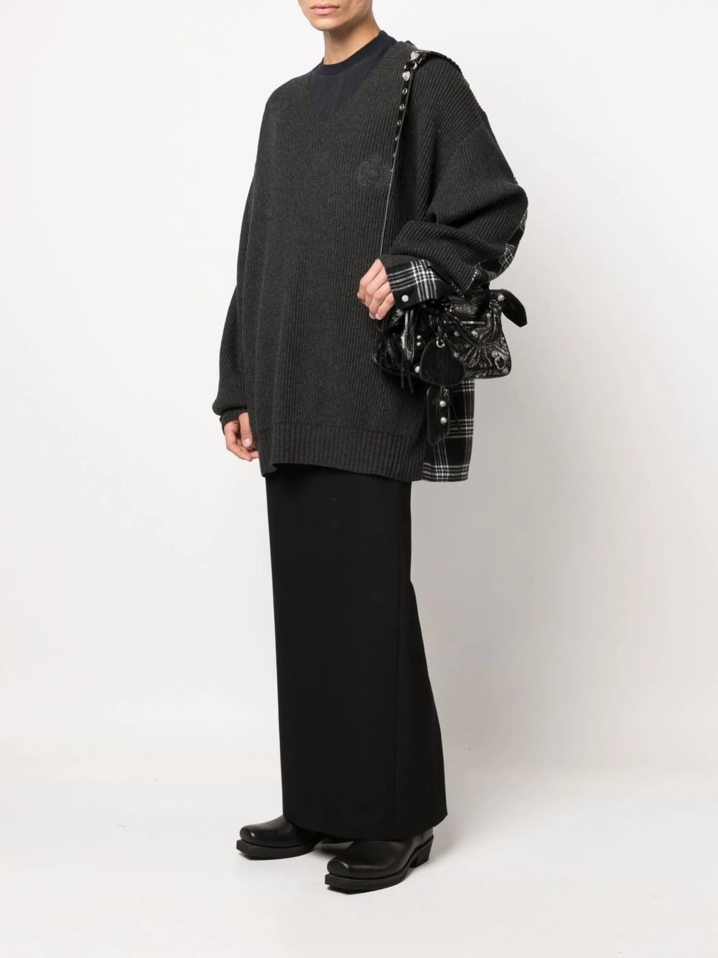 Hybrid V-neck oversized jumper