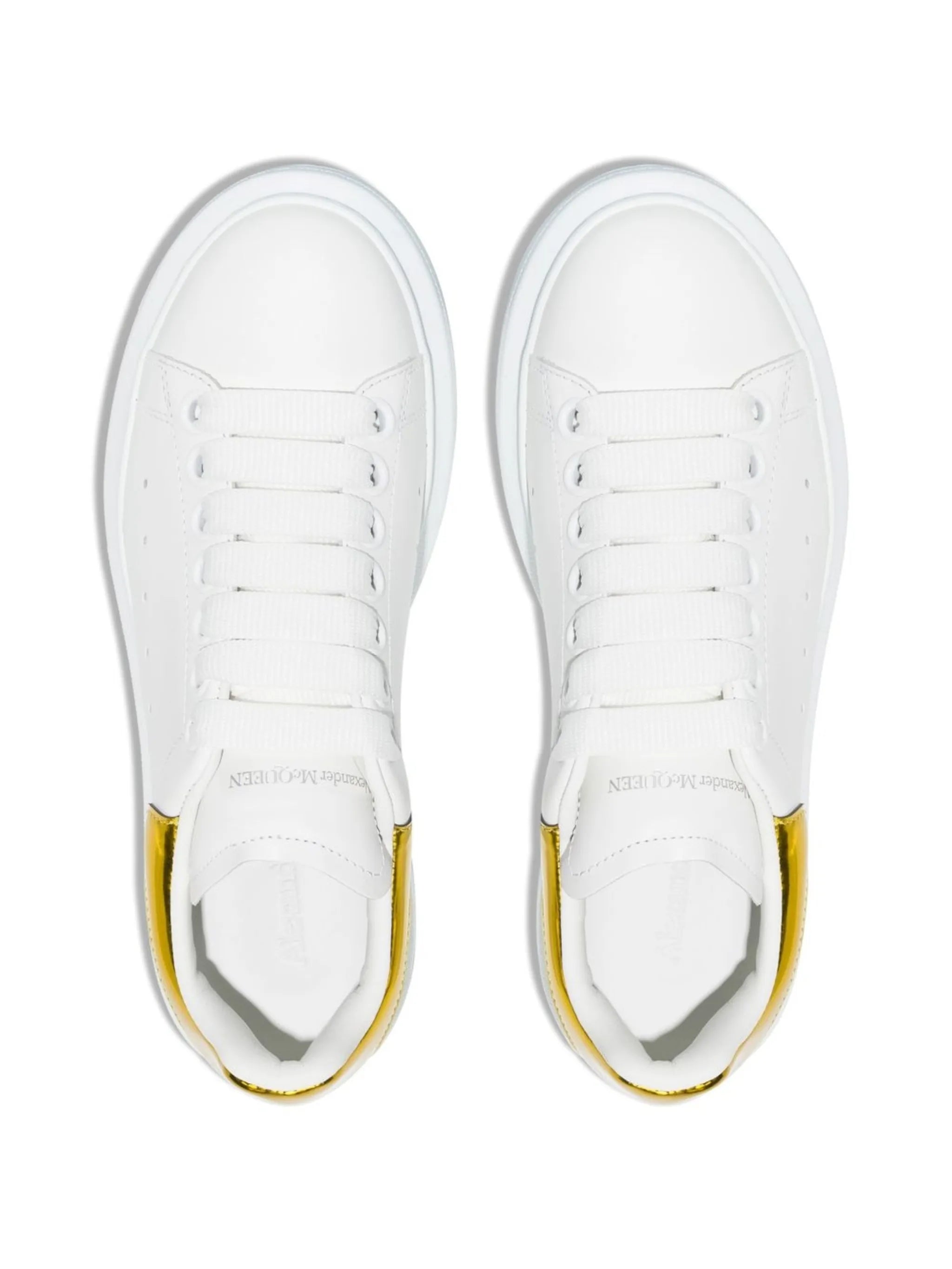 Oversized low-top sneakers