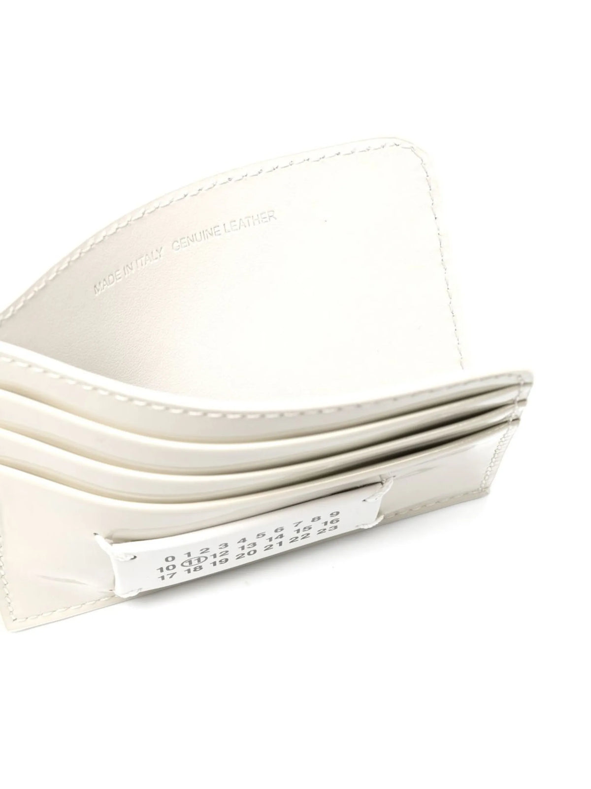 Vernice logo-appliqué card holder