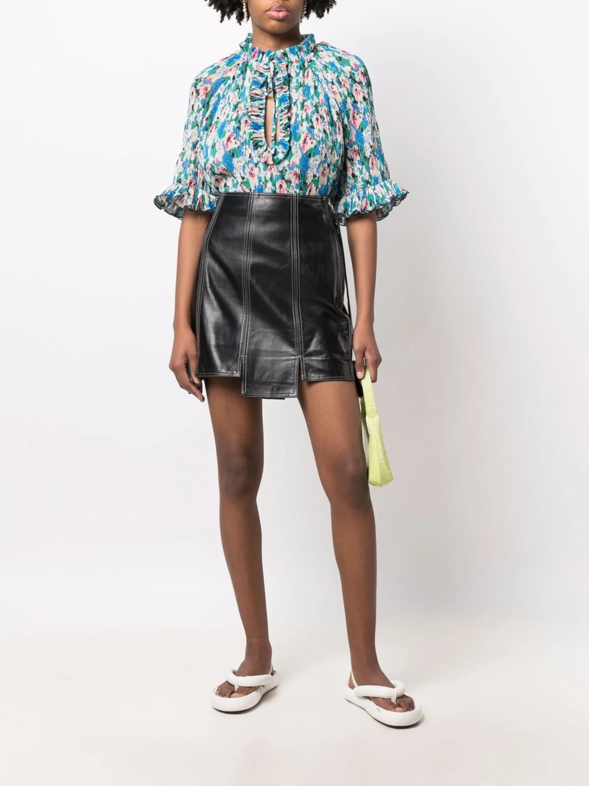 floral-print ruffle blouse
