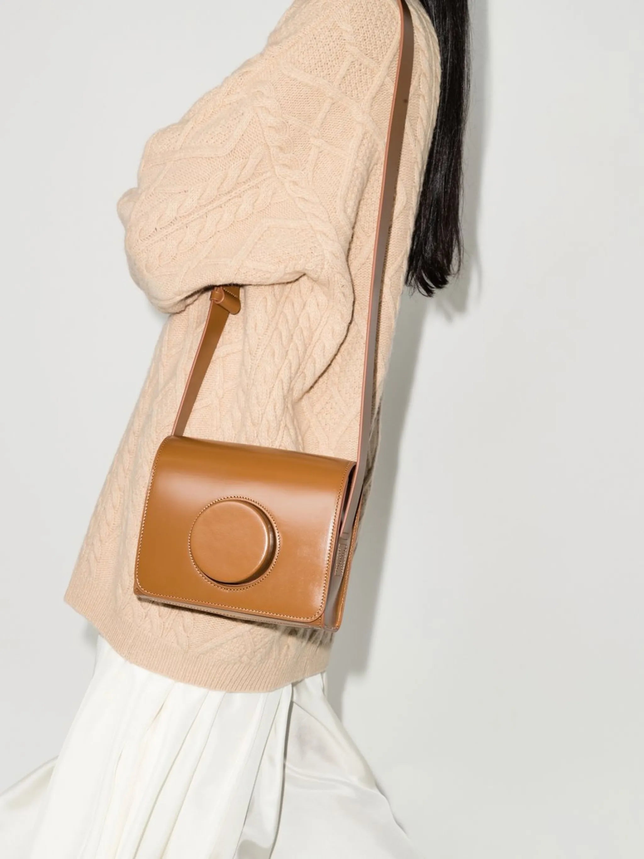 Camera boxy crossbody bag