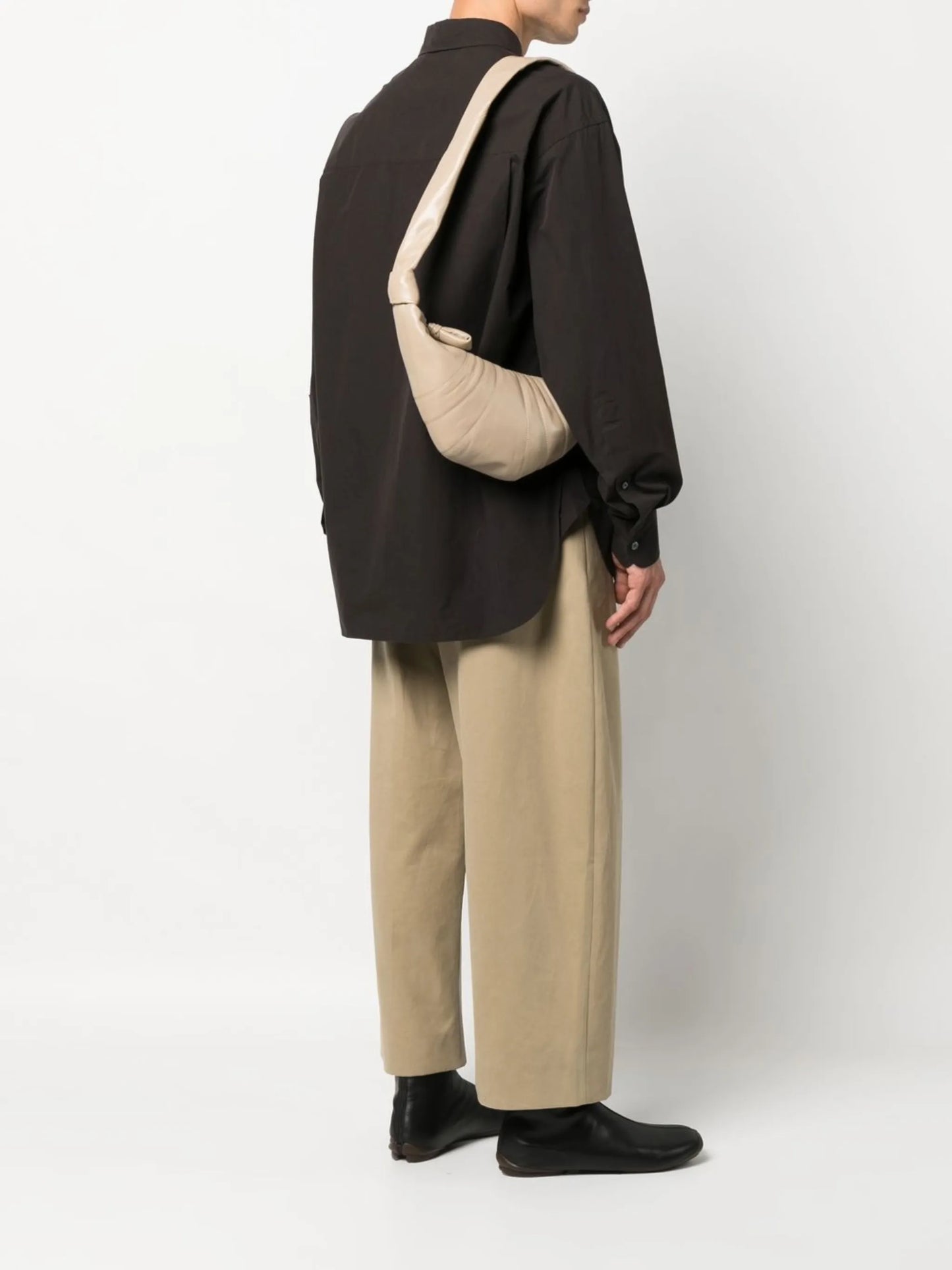 Croissant leather shoulder bag
