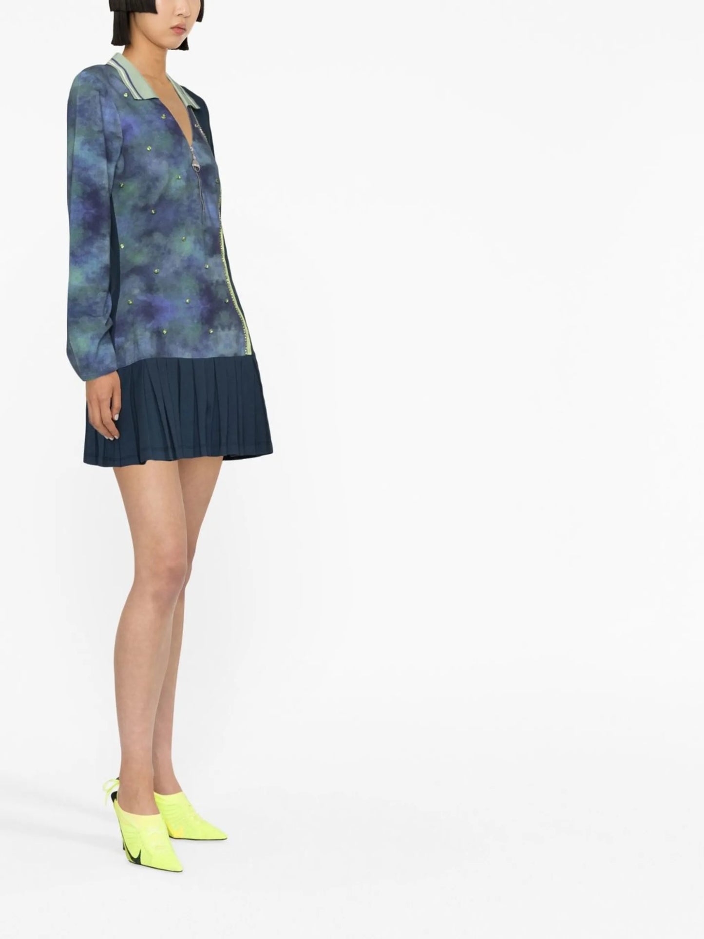 Shakti-print pleated jumper dress