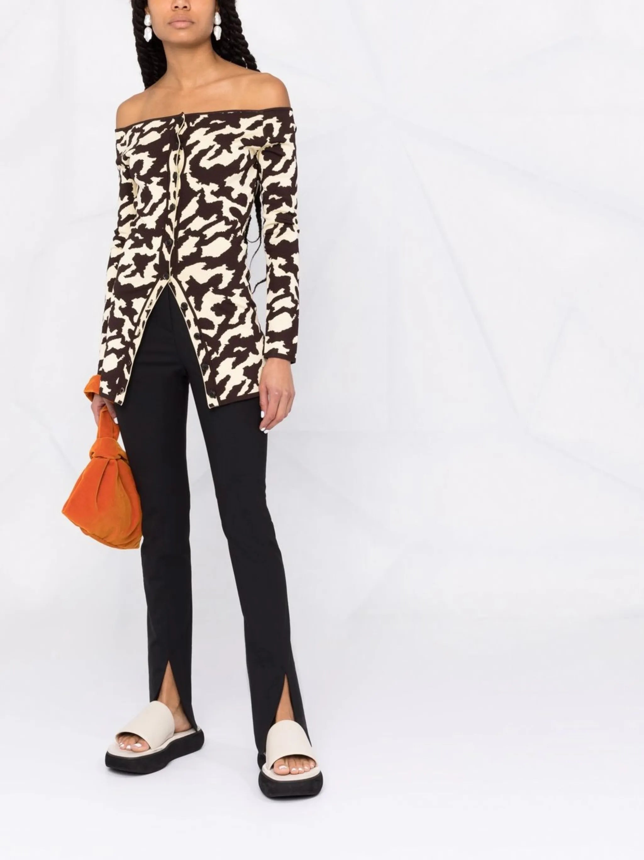 tailored split-cuff slim-fit trousers