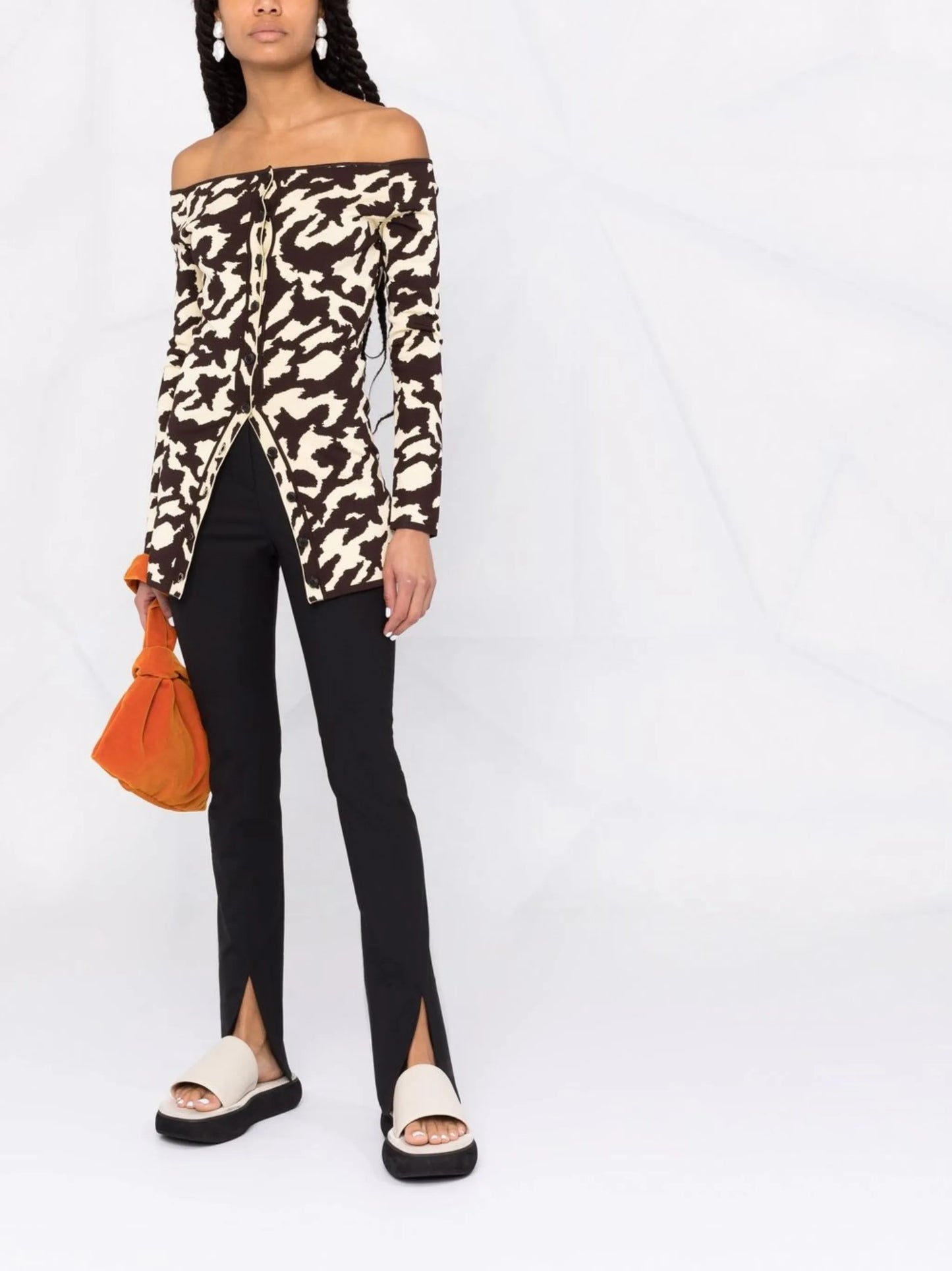 tailored split-cuff slim-fit trousers