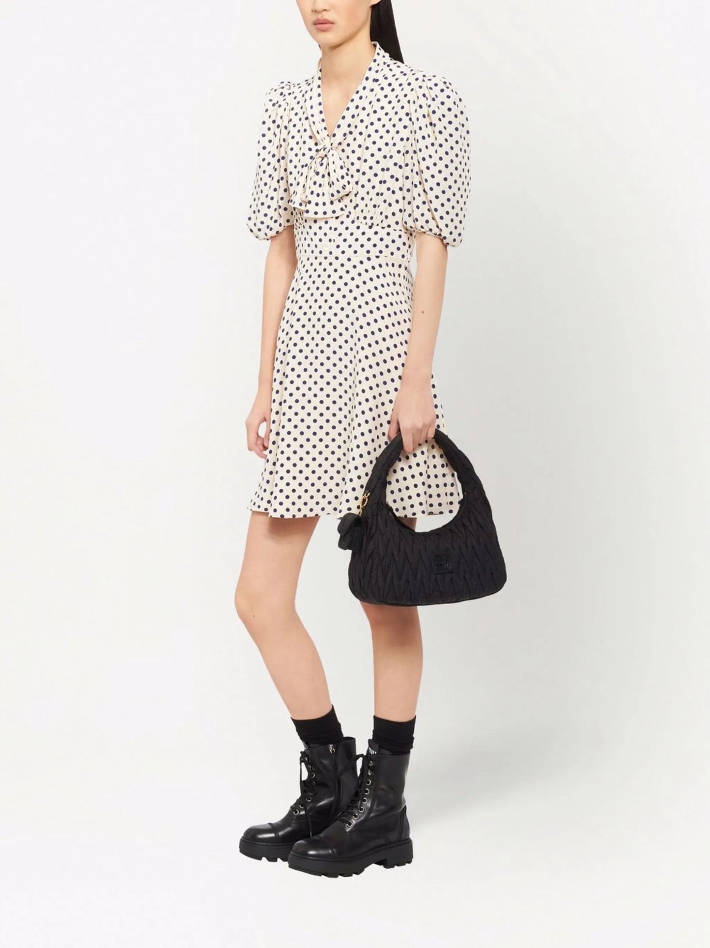 Wander matelassé shoulder bag