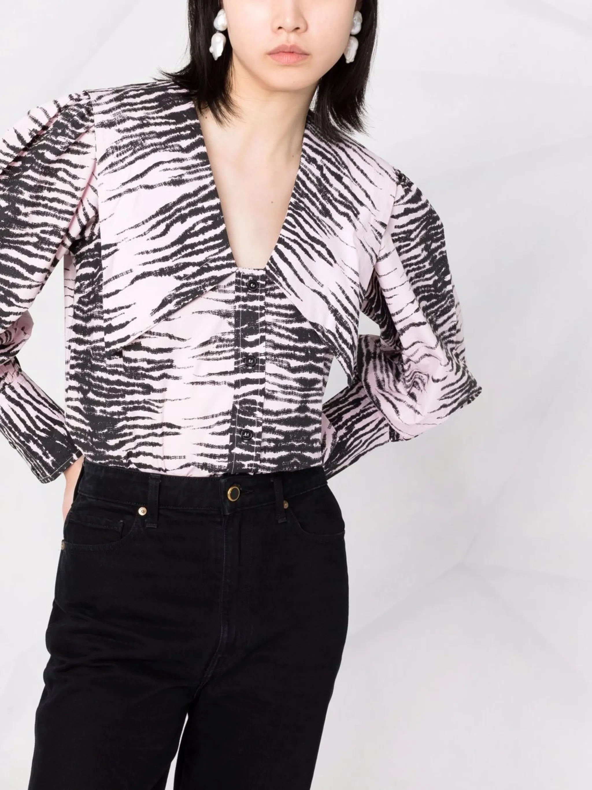 stripe print V-neck shirt