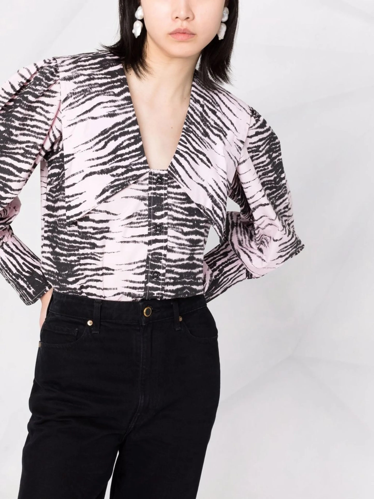 stripe print V-neck shirt