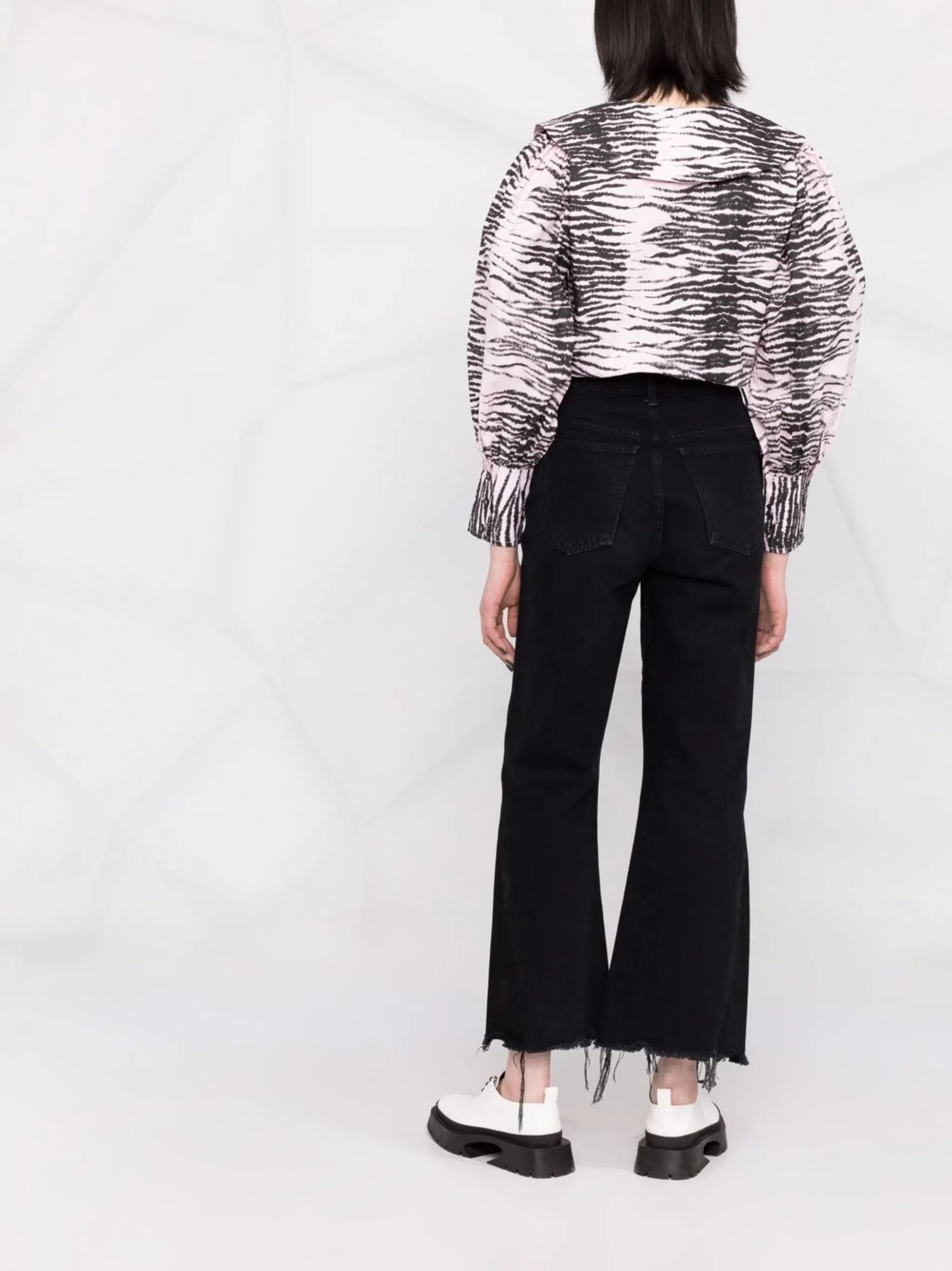 stripe print V-neck shirt