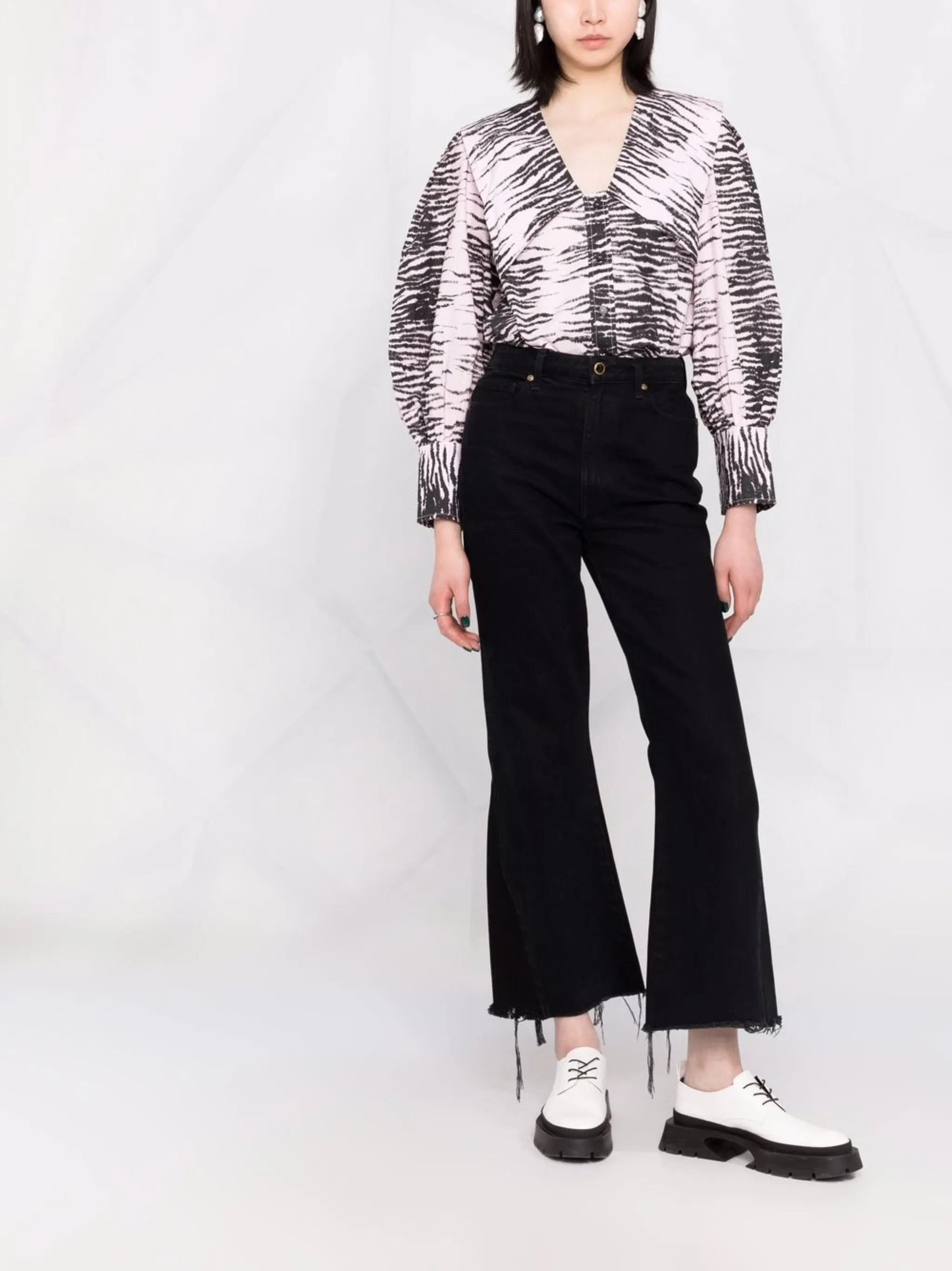 stripe print V-neck shirt