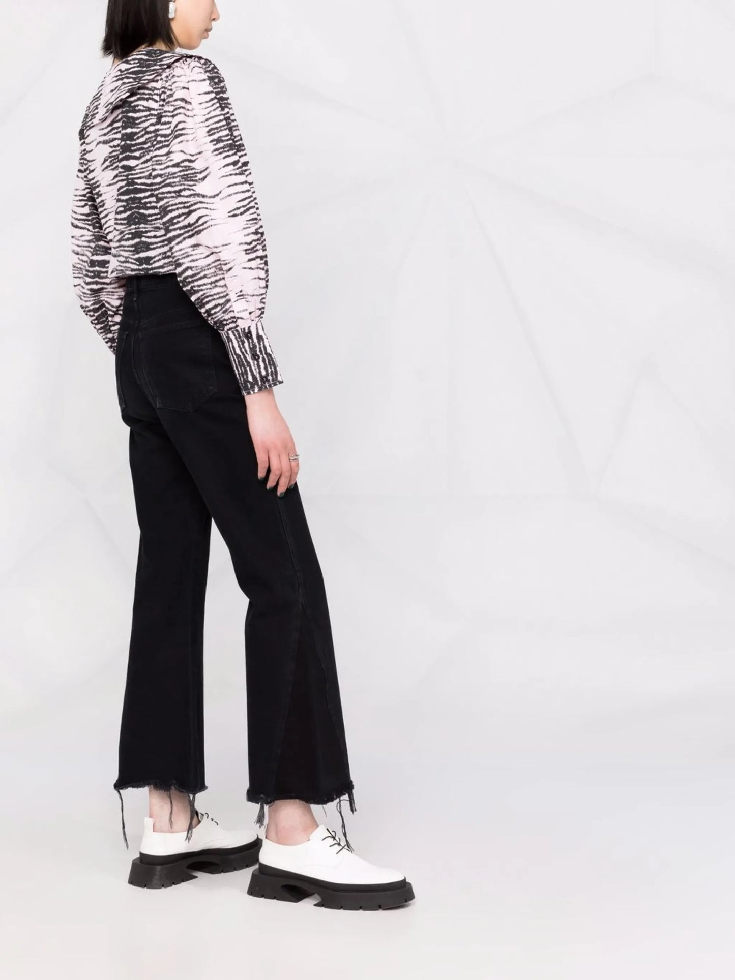 stripe print V-neck shirt
