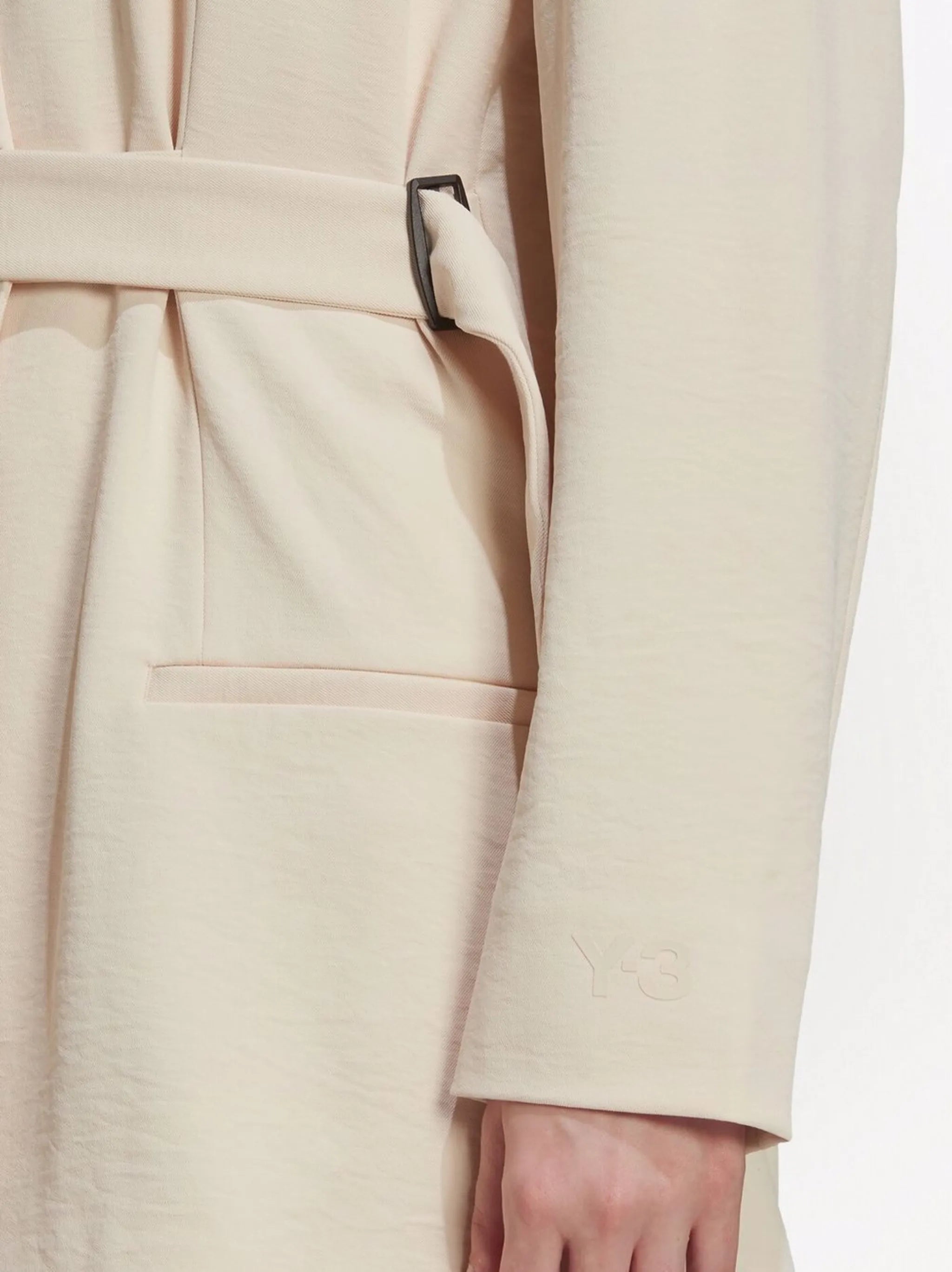 oversized-belted blazer
