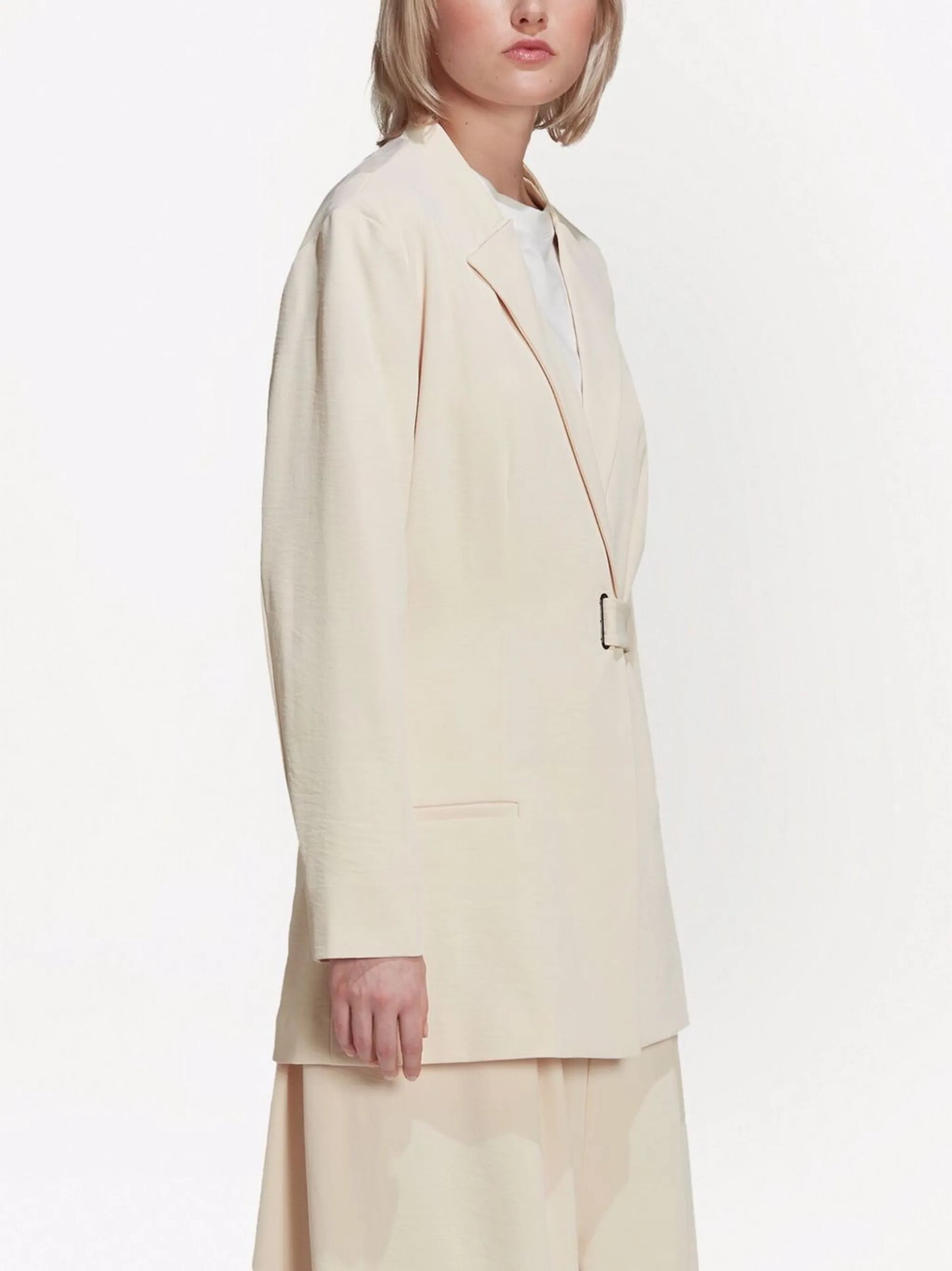 oversized-belted blazer