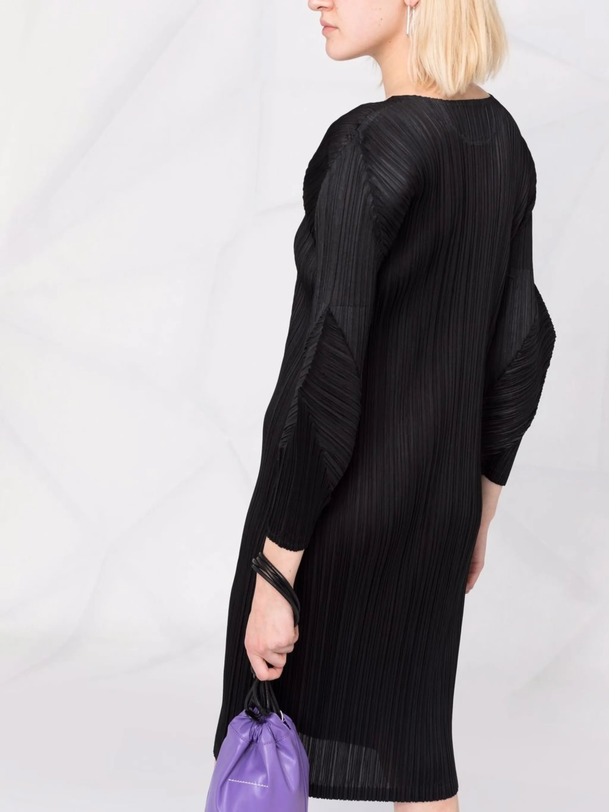 sculpted sleeve midi plissé dress