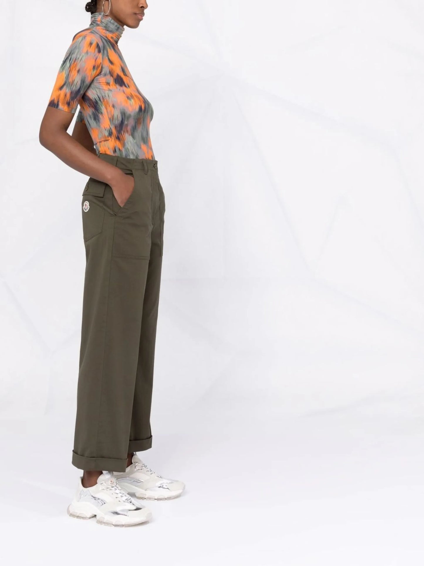 straight-leg cropped chino trousers