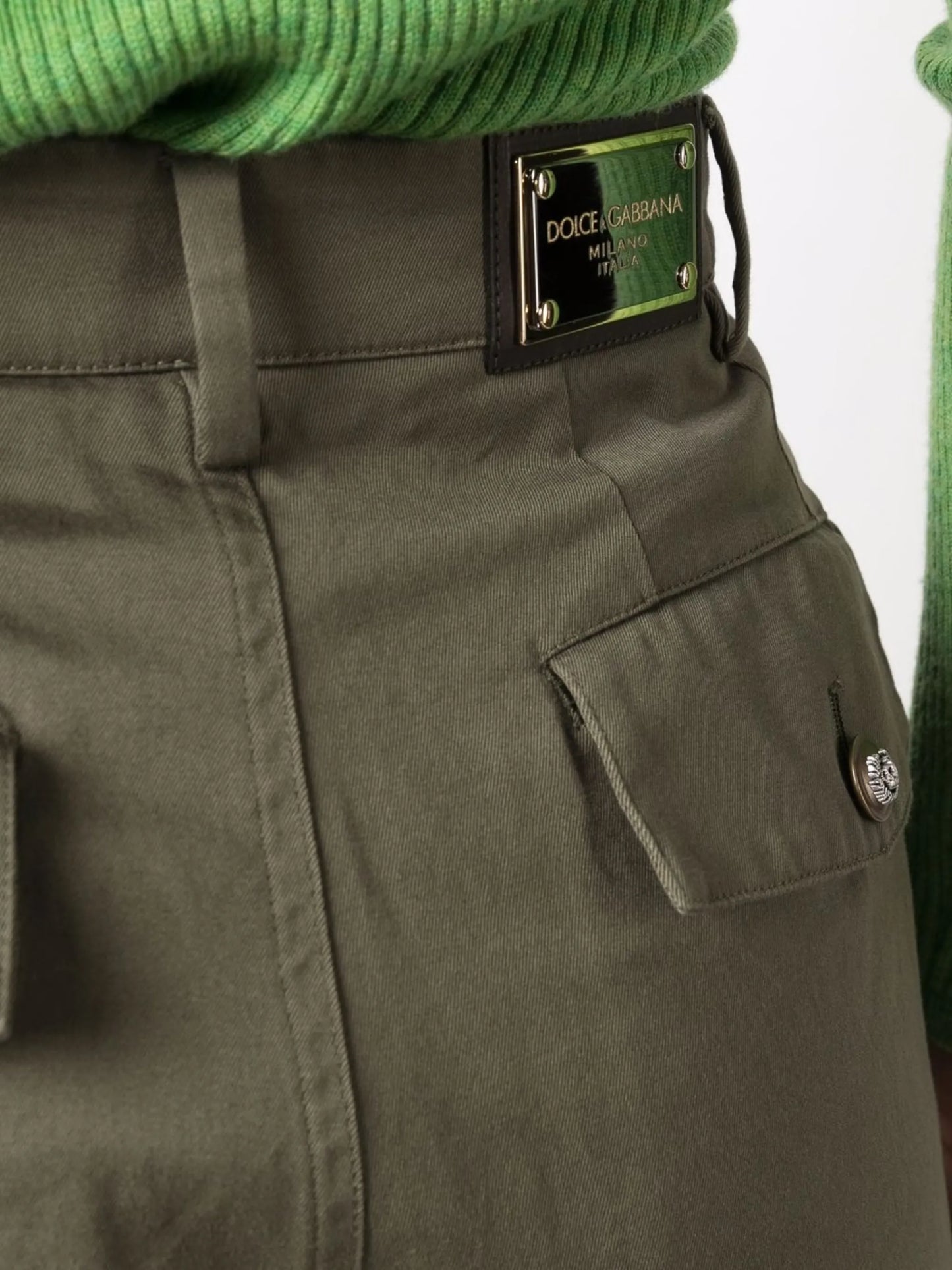 straight-leg cargo trousers