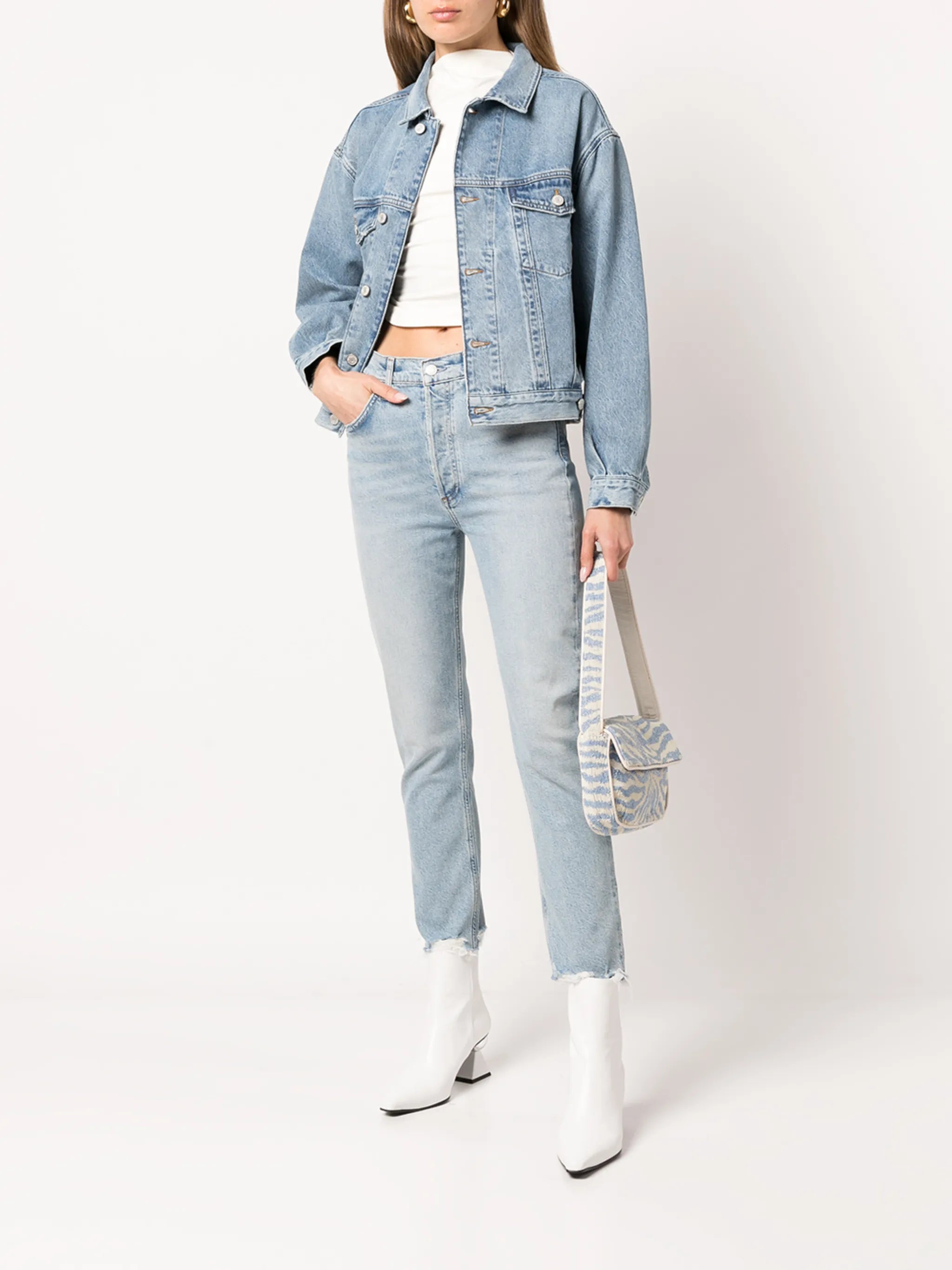 high-waisted cropped jeans