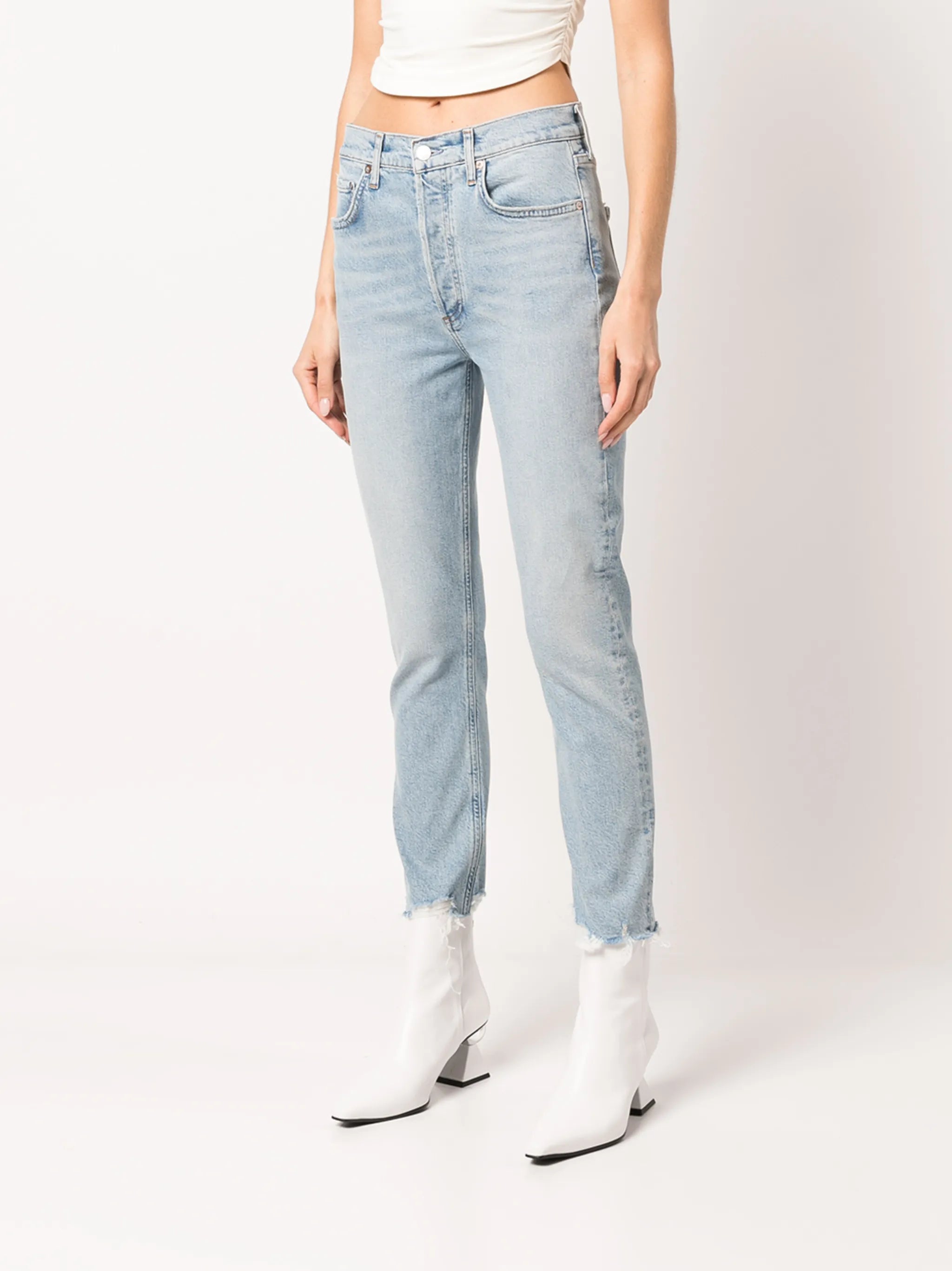 high-waisted cropped jeans